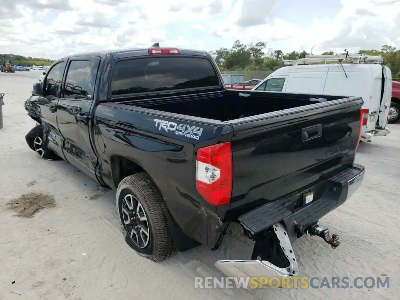 3 Photograph of a damaged car 5TFDY5F12LX924992 TOYOTA TUNDRA 2020