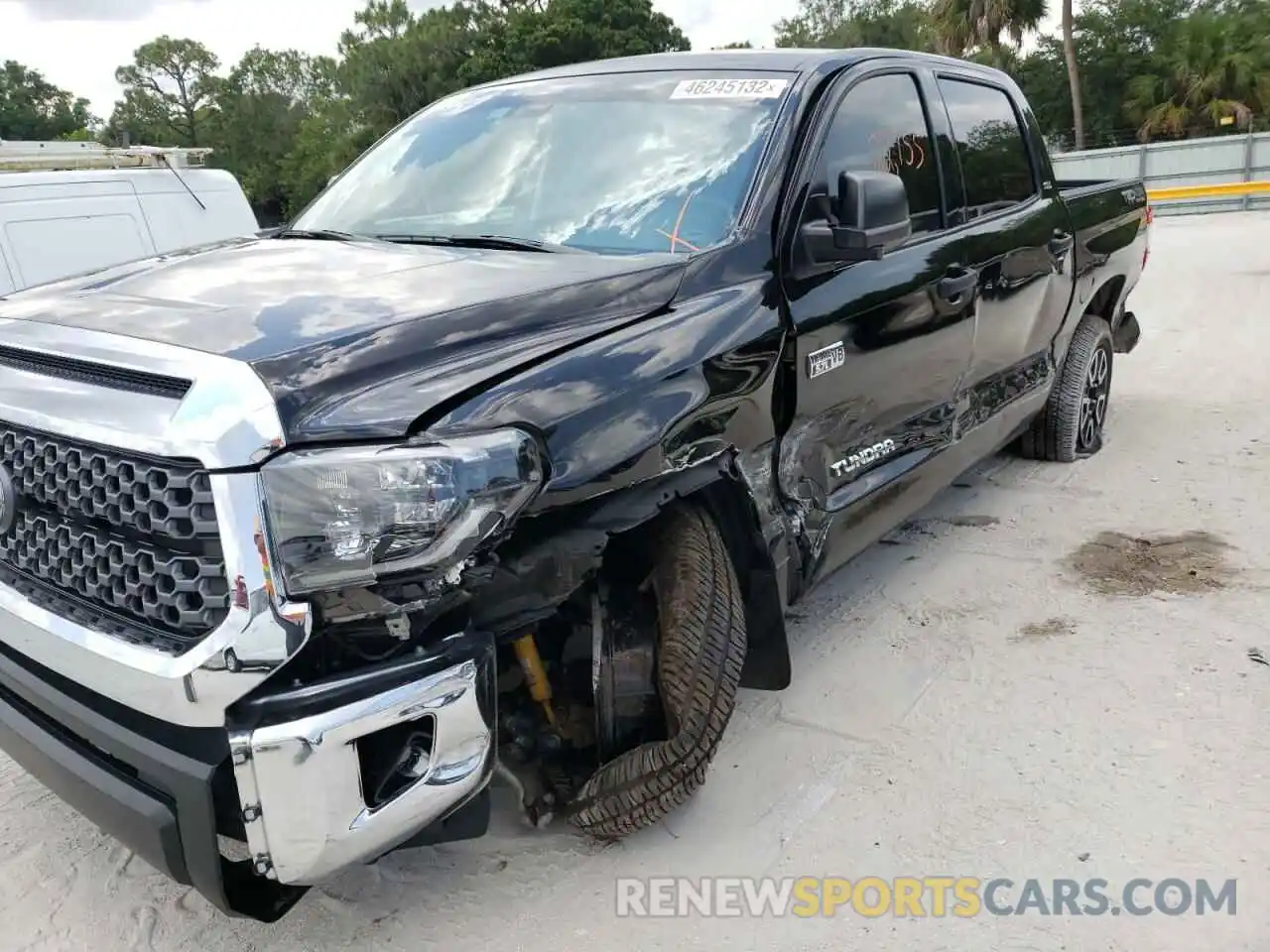 9 Photograph of a damaged car 5TFDY5F12LX924992 TOYOTA TUNDRA 2020