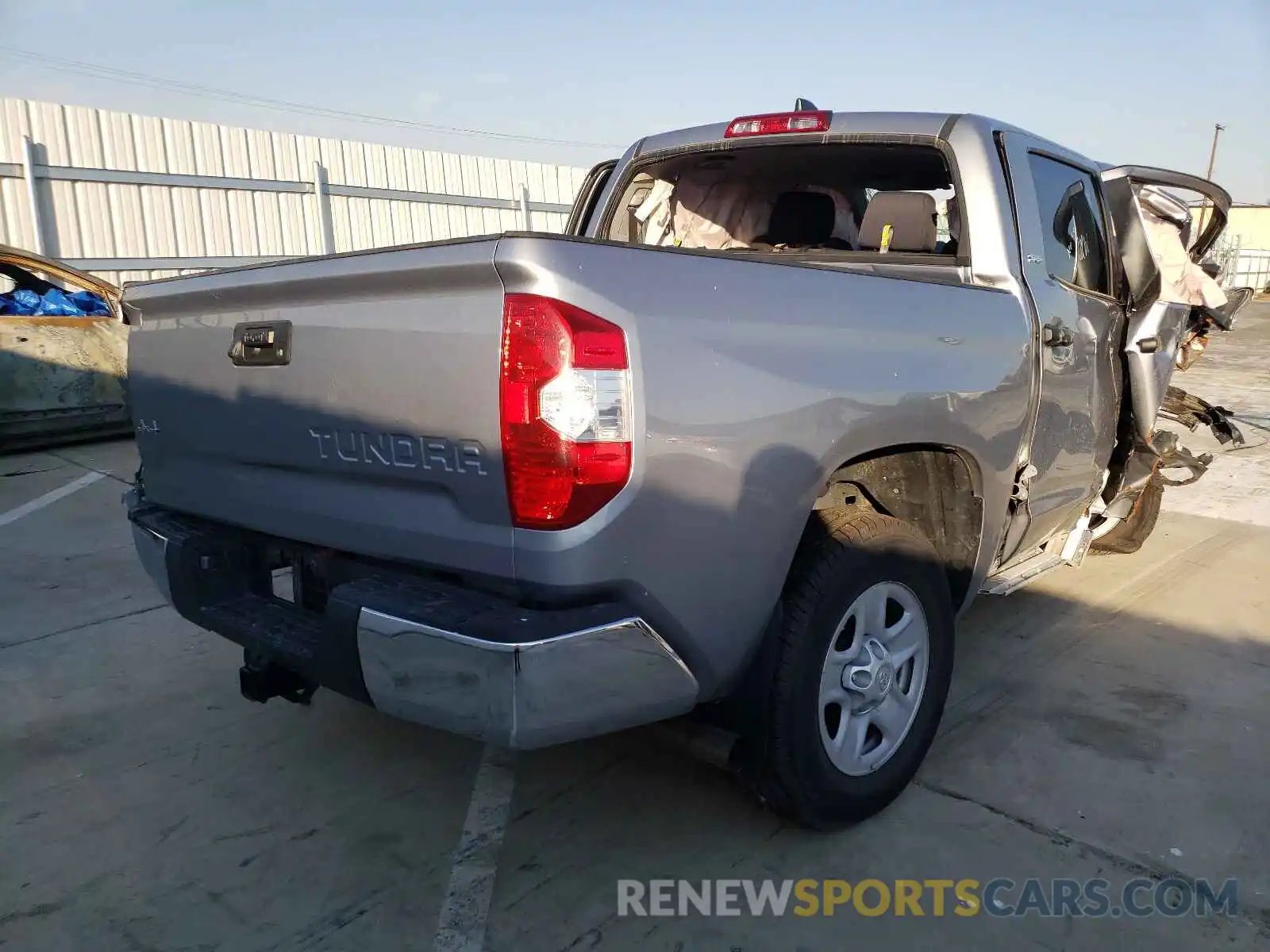 4 Photograph of a damaged car 5TFDY5F12LX926130 TOYOTA TUNDRA 2020