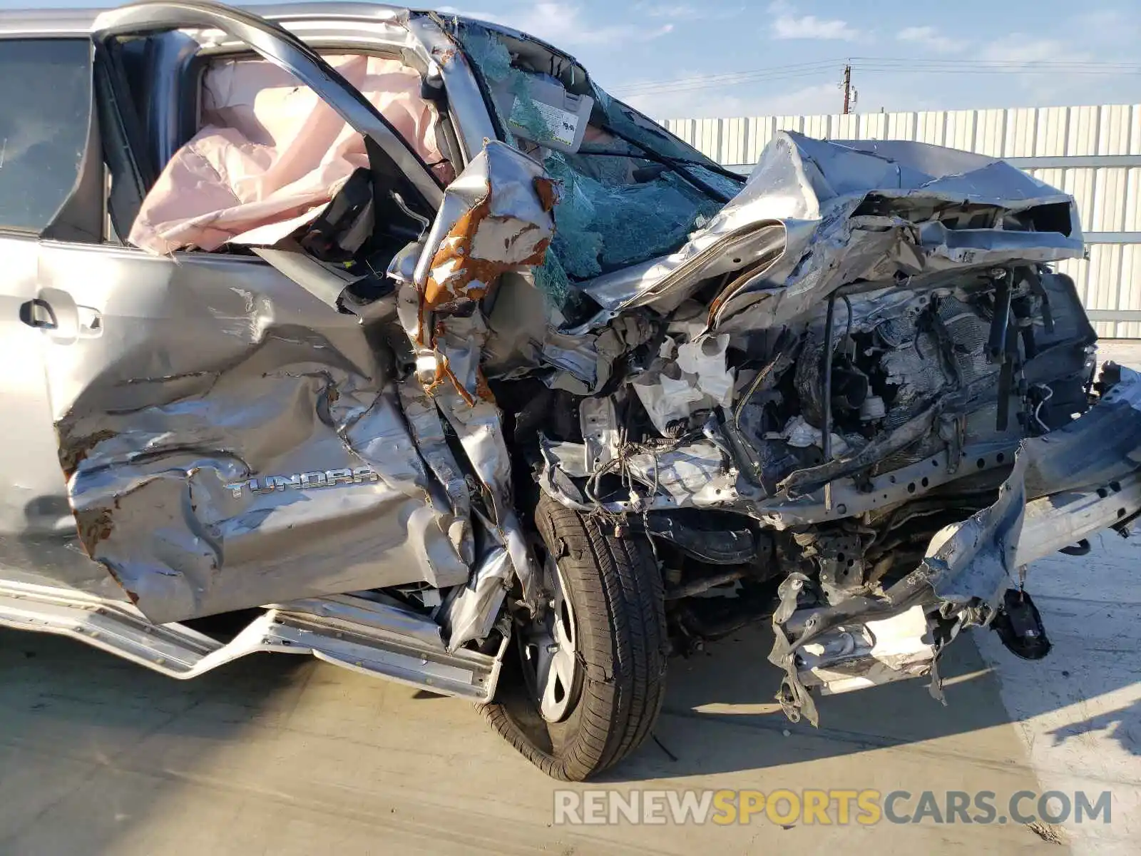 9 Photograph of a damaged car 5TFDY5F12LX926130 TOYOTA TUNDRA 2020