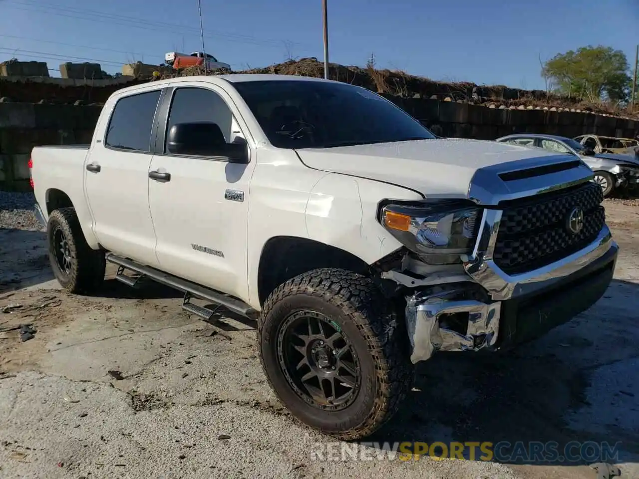 1 Photograph of a damaged car 5TFDY5F12LX929285 TOYOTA TUNDRA 2020