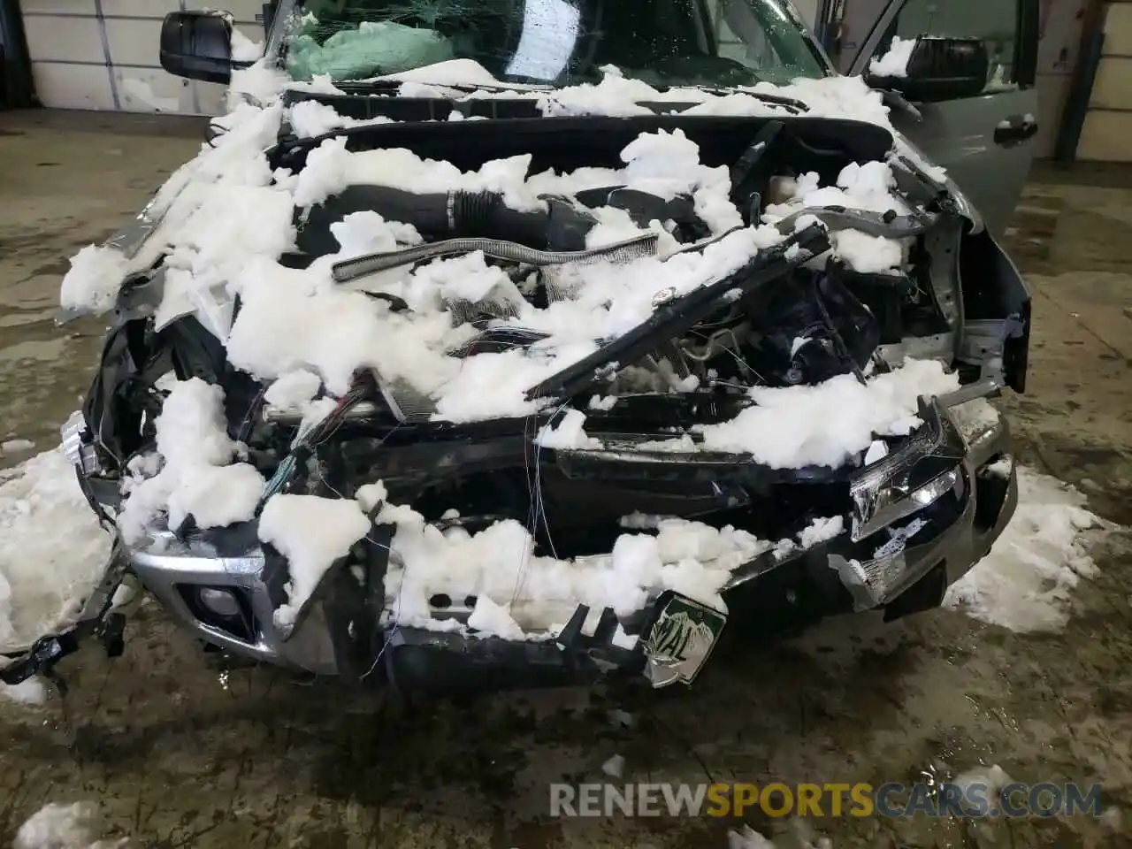 7 Photograph of a damaged car 5TFDY5F12LX954669 TOYOTA TUNDRA 2020