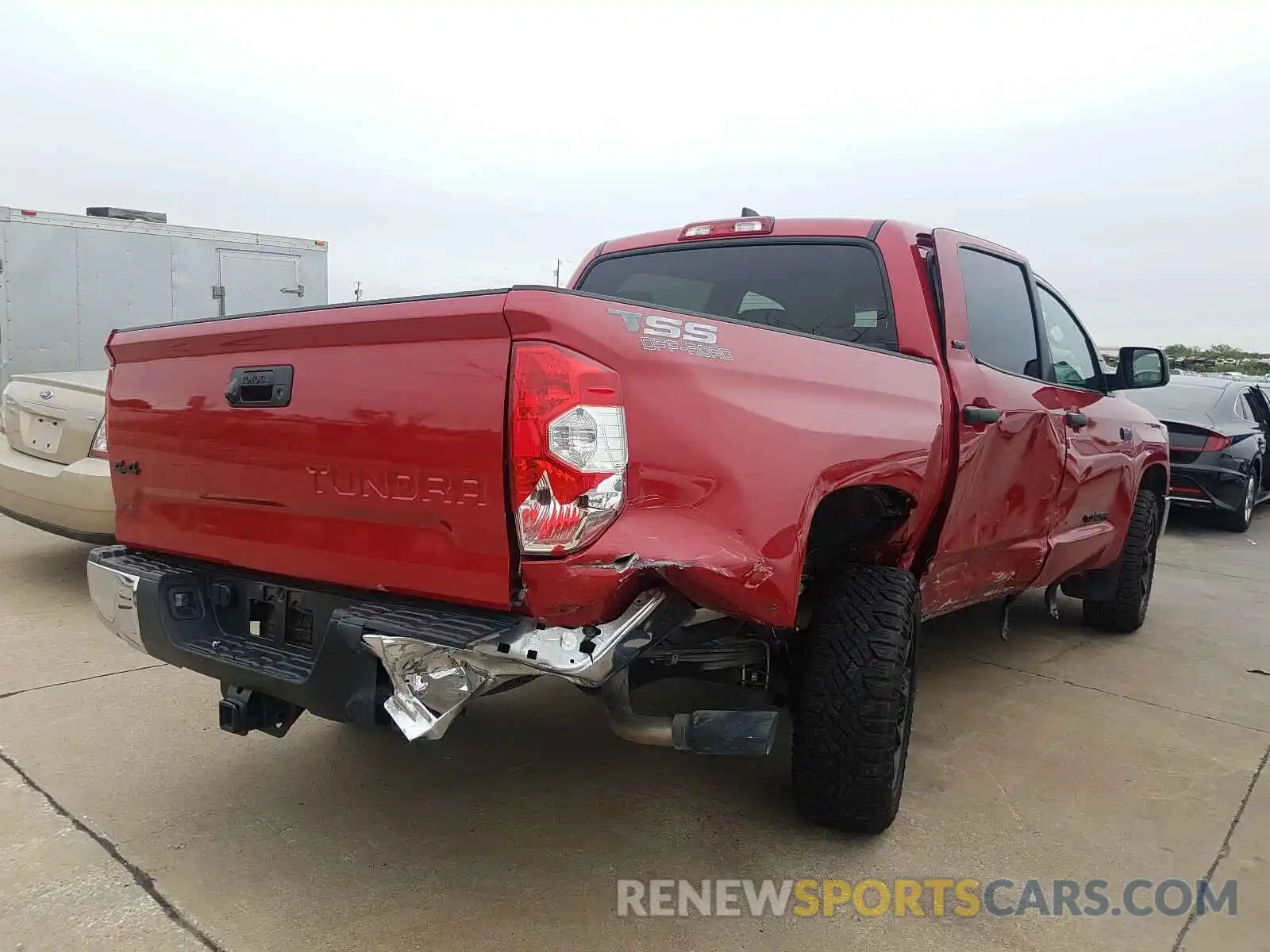 4 Photograph of a damaged car 5TFDY5F13LX904265 TOYOTA TUNDRA 2020