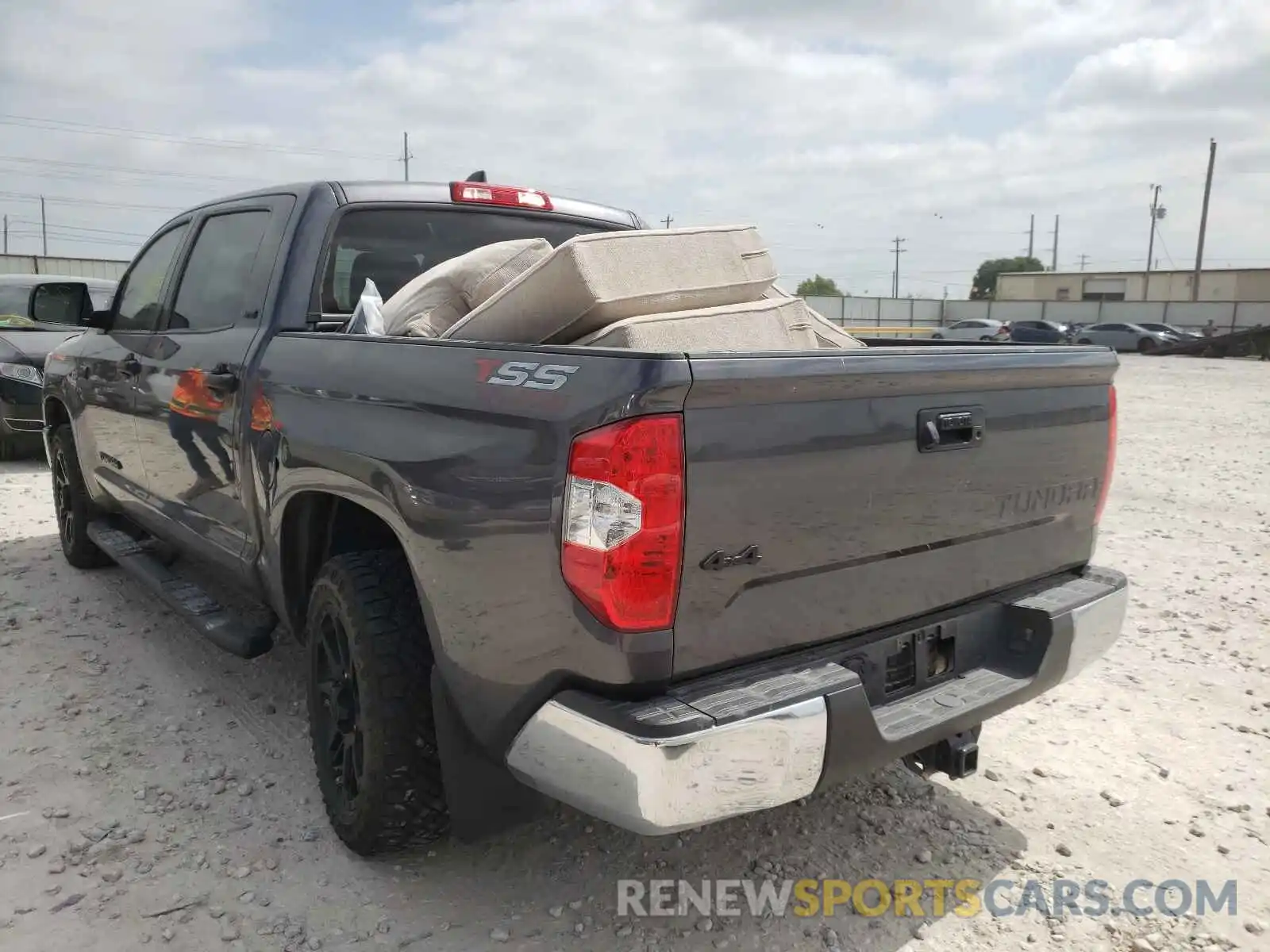 3 Photograph of a damaged car 5TFDY5F13LX914018 TOYOTA TUNDRA 2020