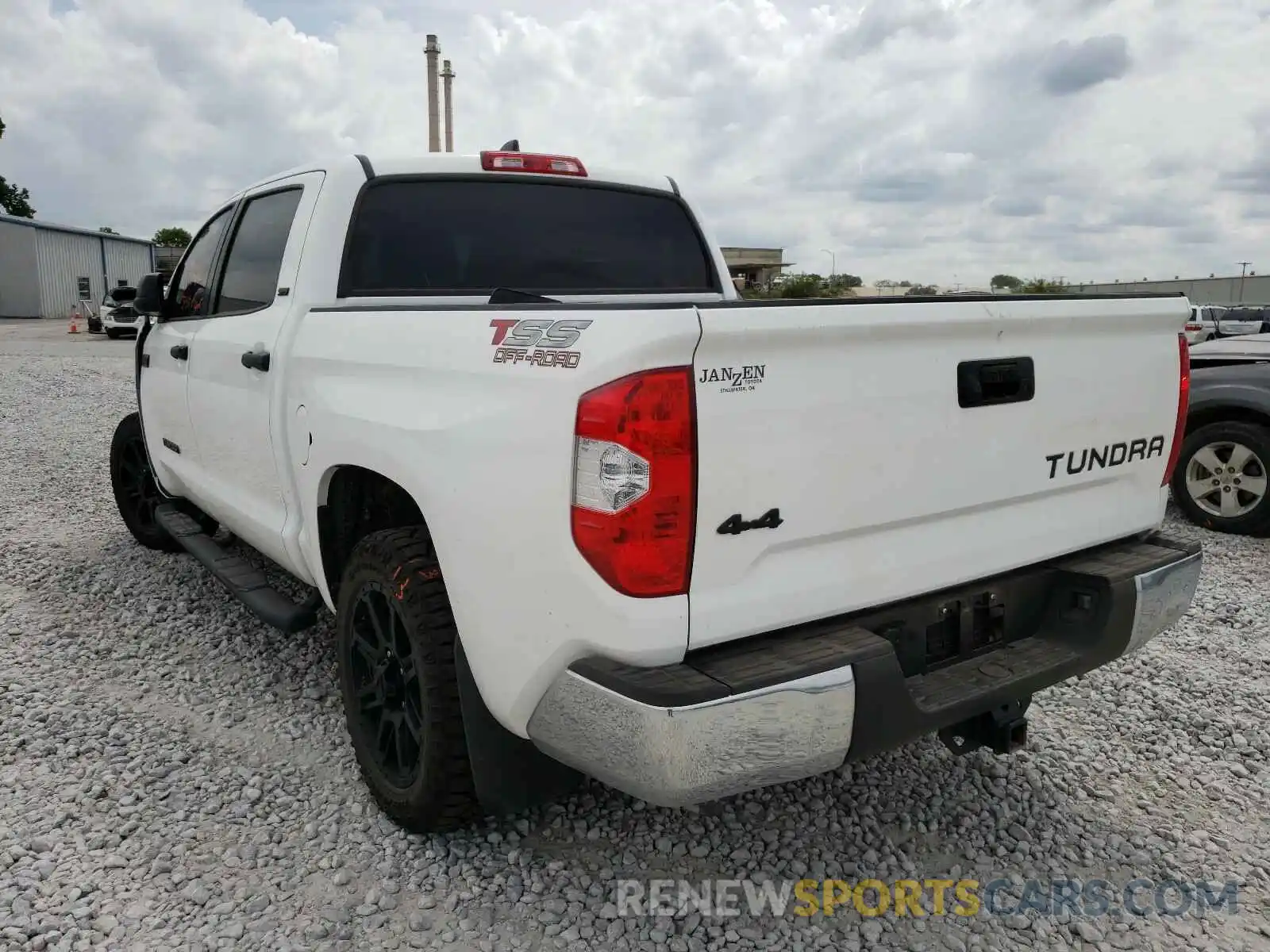 3 Photograph of a damaged car 5TFDY5F13LX919008 TOYOTA TUNDRA 2020