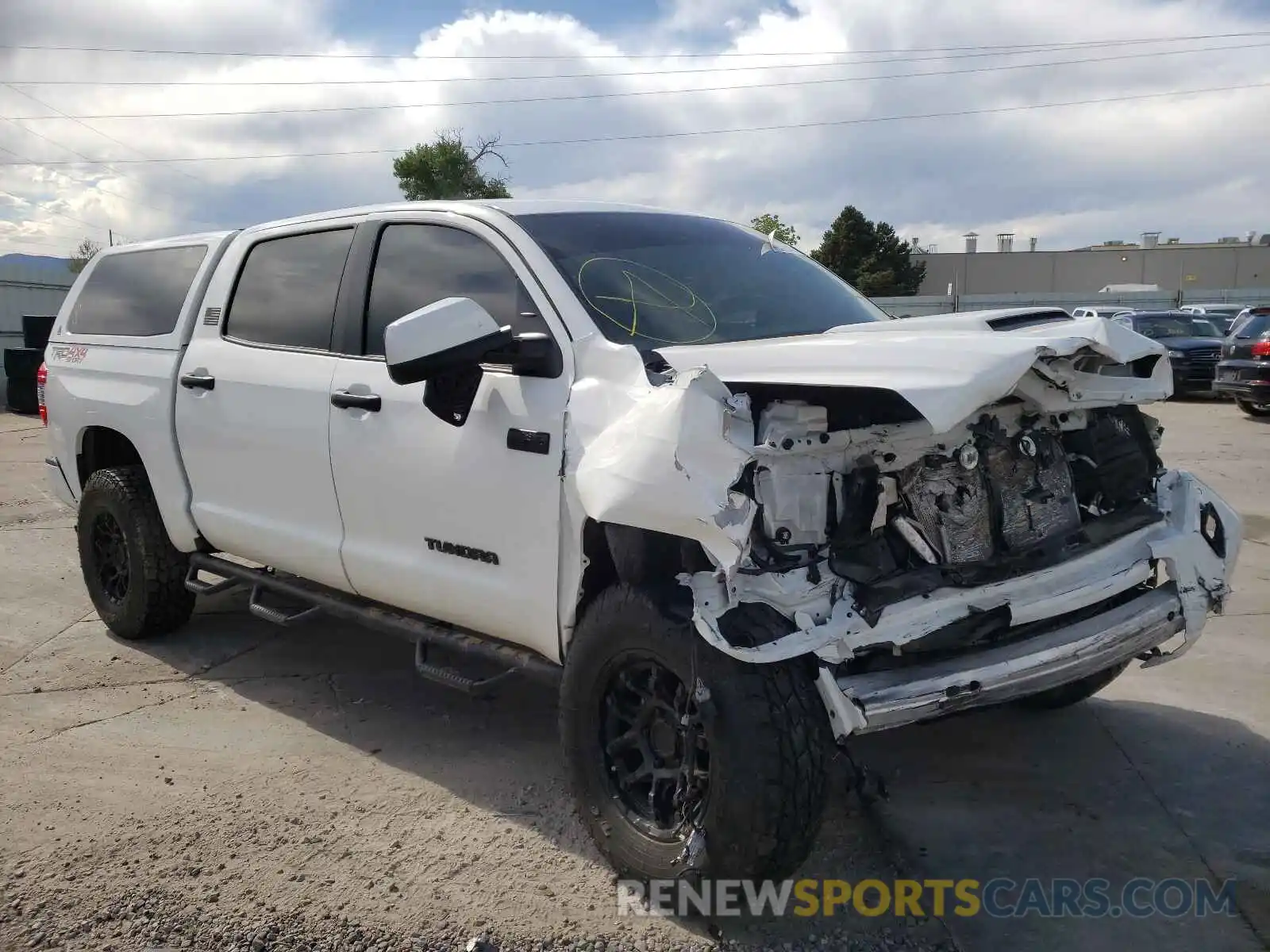 1 Photograph of a damaged car 5TFDY5F13LX922104 TOYOTA TUNDRA 2020