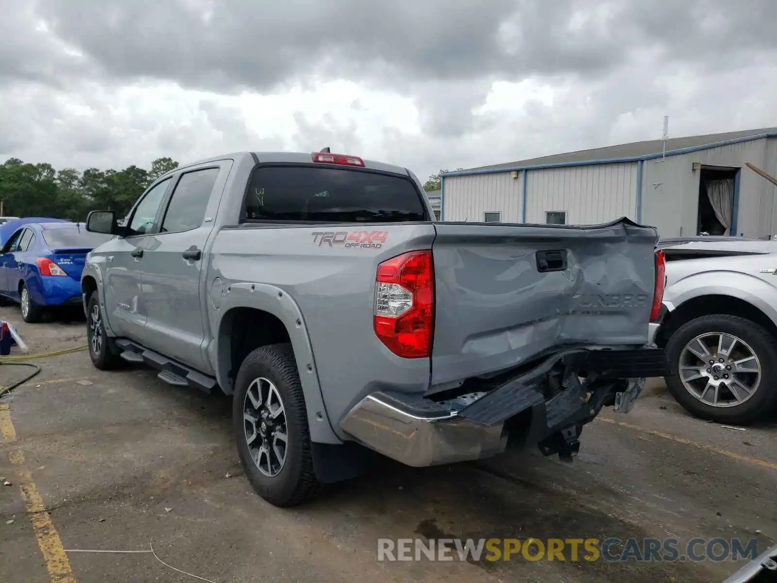 3 Photograph of a damaged car 5TFDY5F13LX928078 TOYOTA TUNDRA 2020