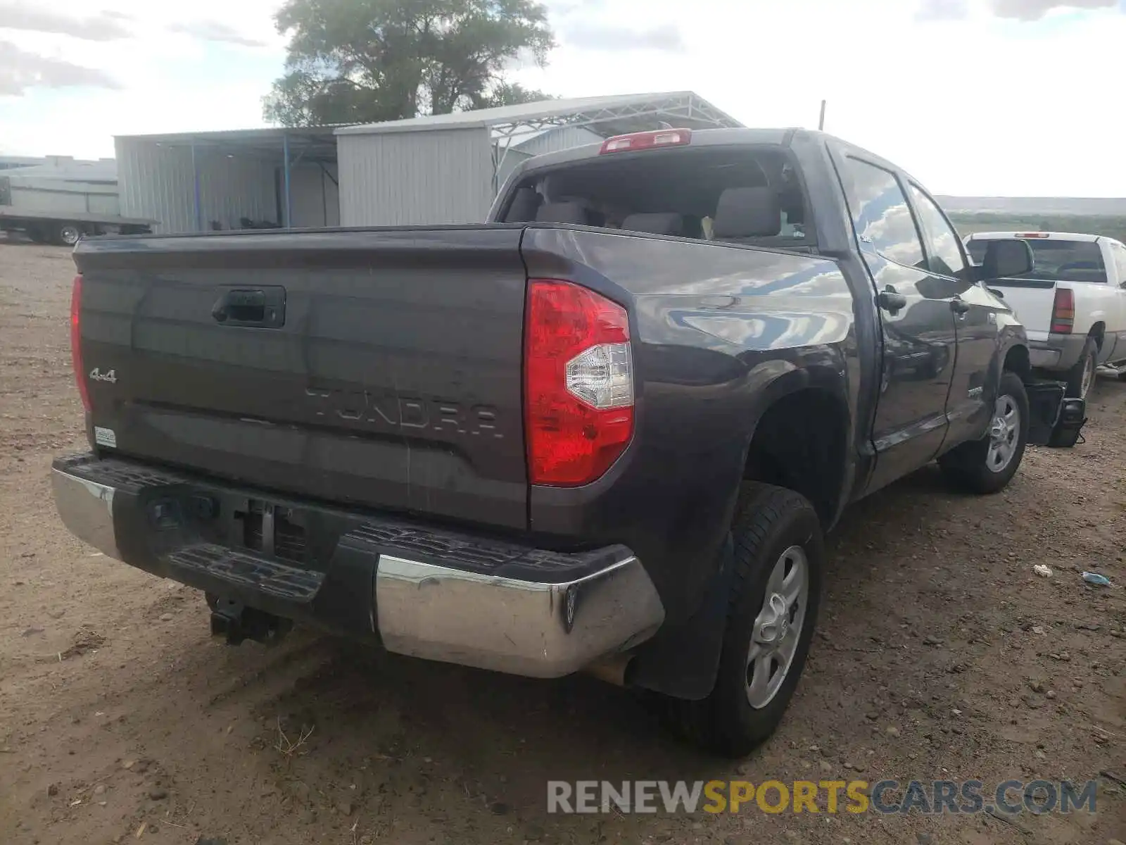 4 Photograph of a damaged car 5TFDY5F13LX946211 TOYOTA TUNDRA 2020