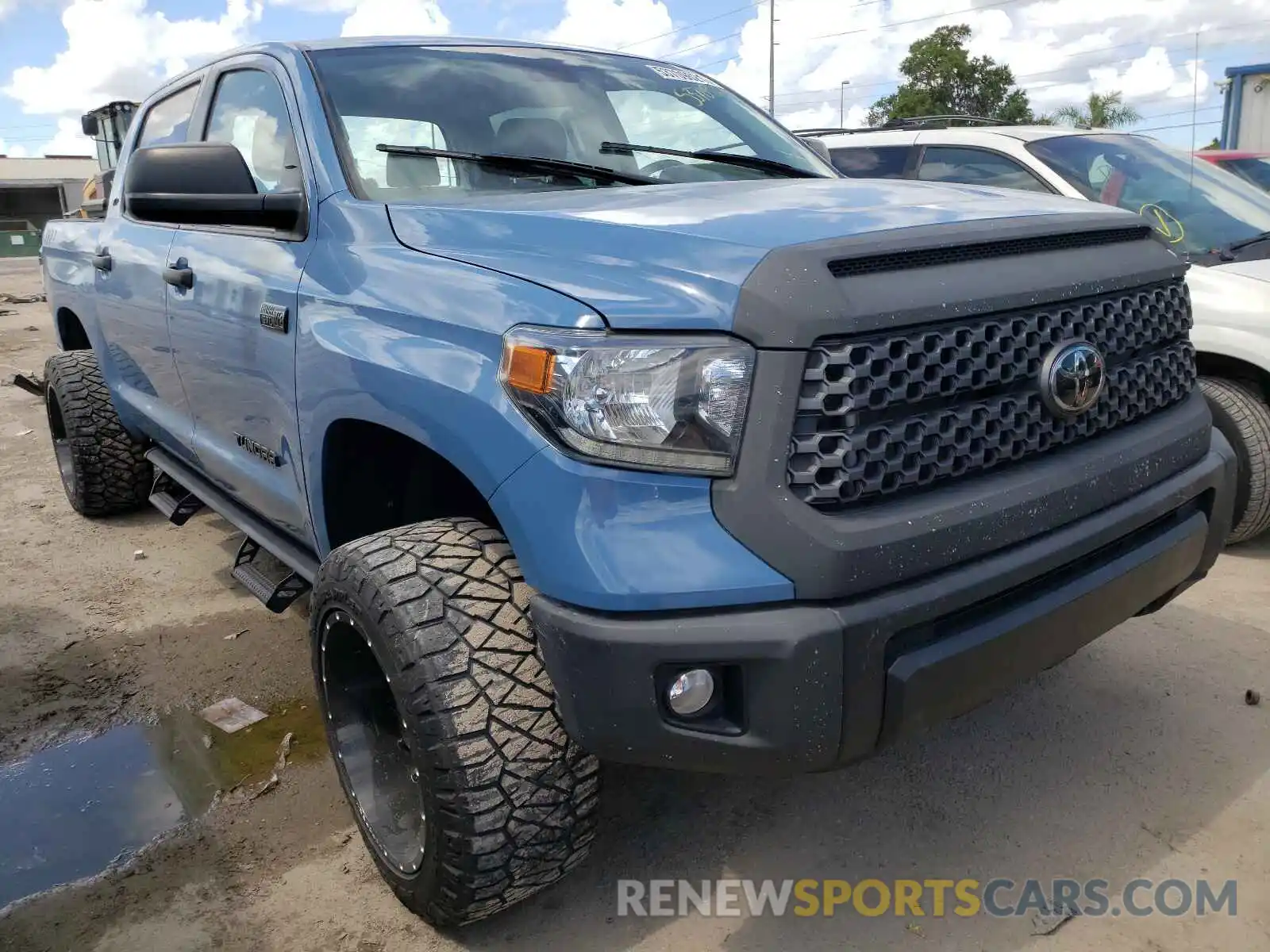 1 Photograph of a damaged car 5TFDY5F14LX871910 TOYOTA TUNDRA 2020