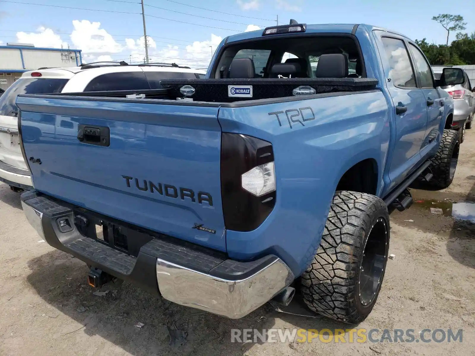 4 Photograph of a damaged car 5TFDY5F14LX871910 TOYOTA TUNDRA 2020