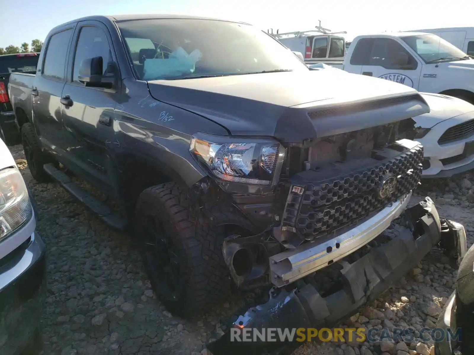 1 Photograph of a damaged car 5TFDY5F14LX875214 TOYOTA TUNDRA 2020