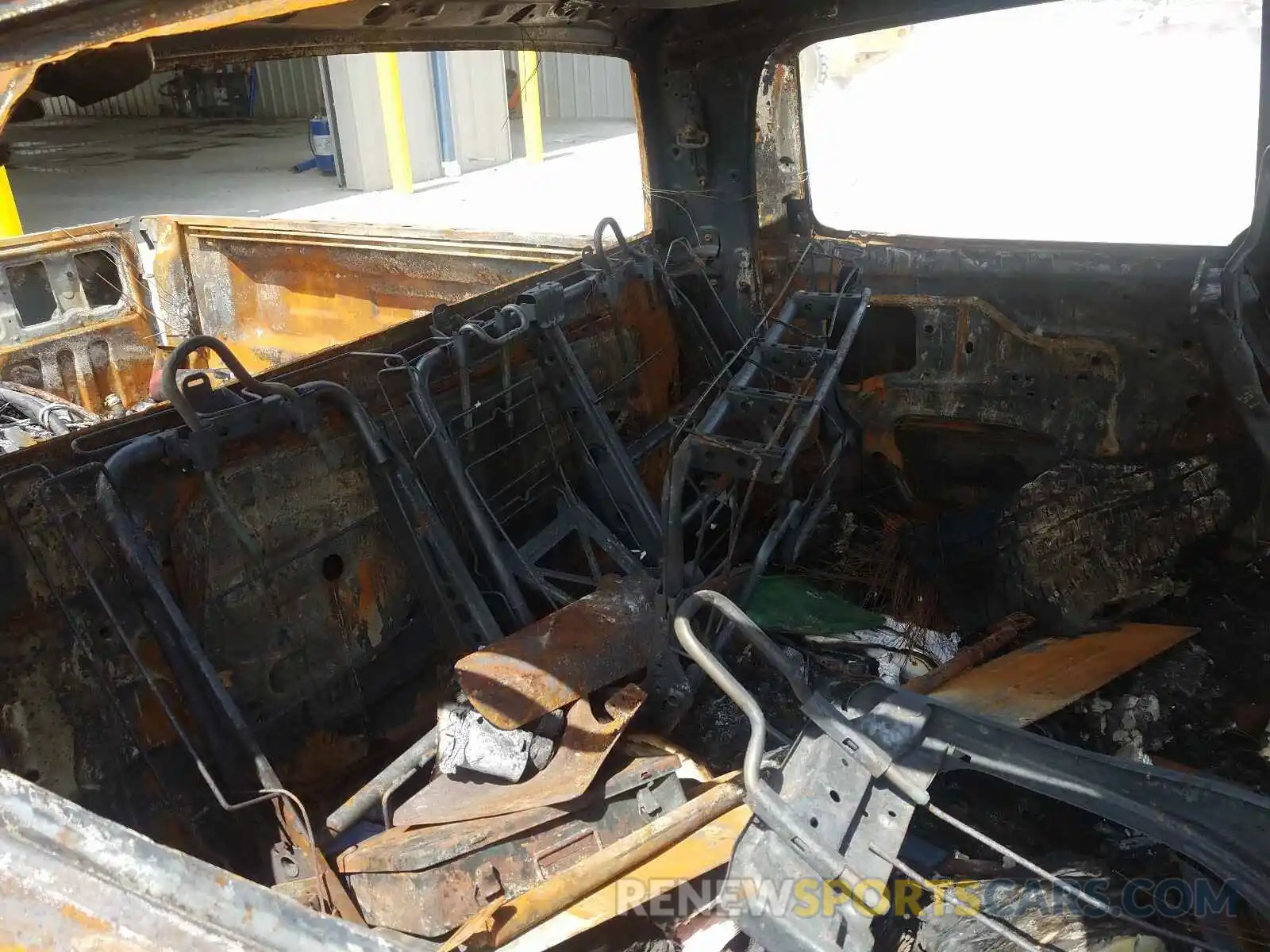 6 Photograph of a damaged car 5TFDY5F14LX875438 TOYOTA TUNDRA 2020