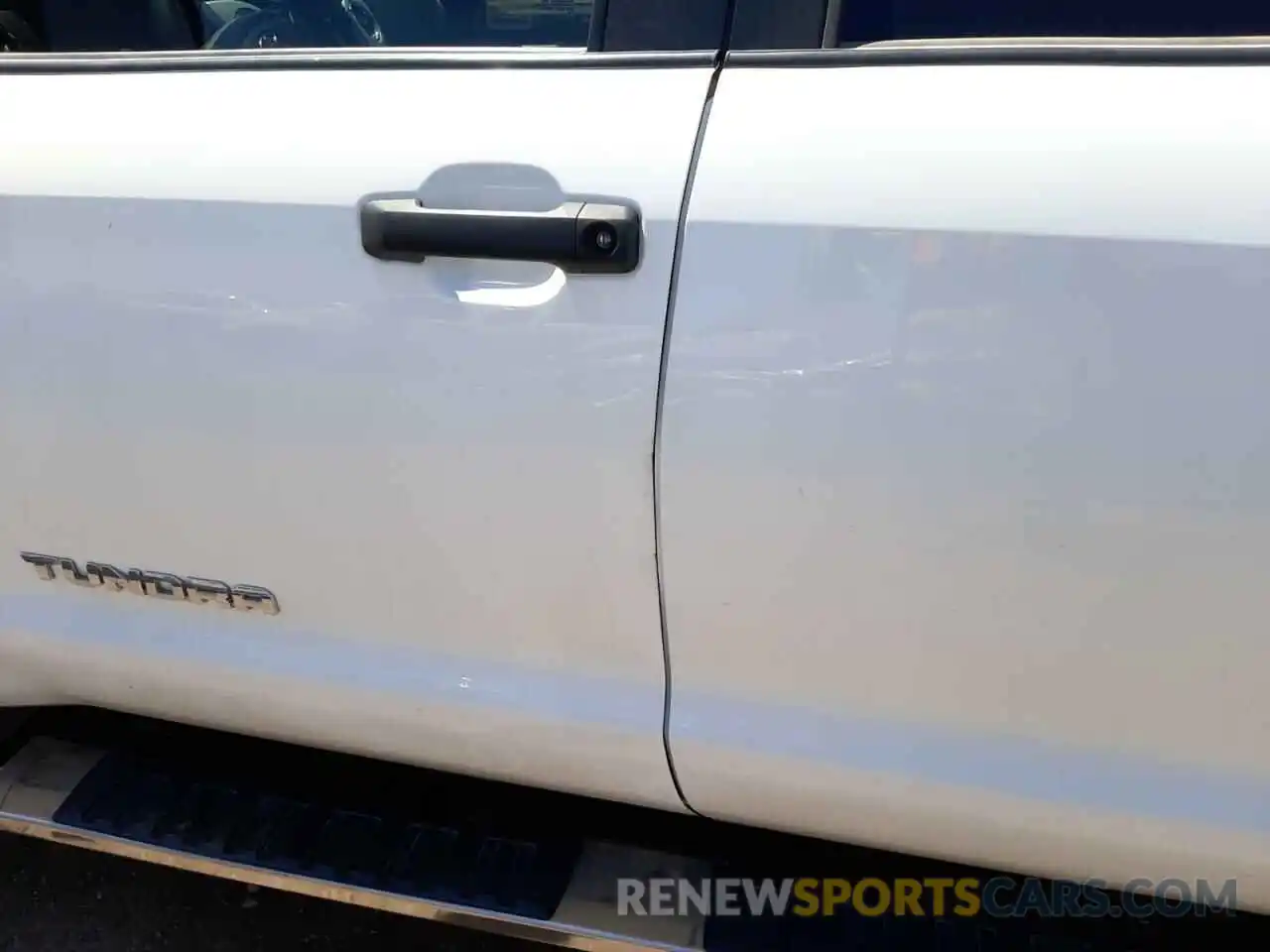 9 Photograph of a damaged car 5TFDY5F14LX894670 TOYOTA TUNDRA 2020