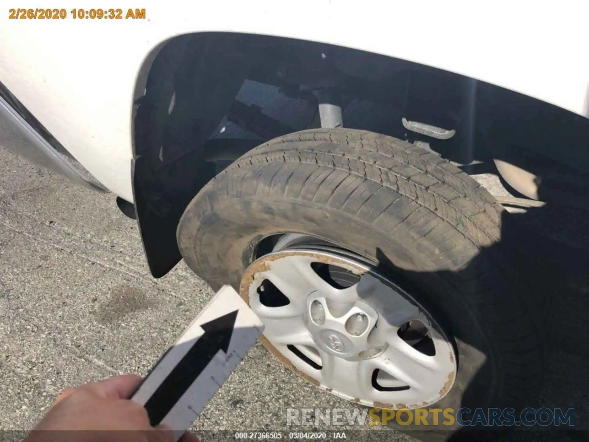 12 Photograph of a damaged car 5TFDY5F14LX904016 TOYOTA TUNDRA 2020