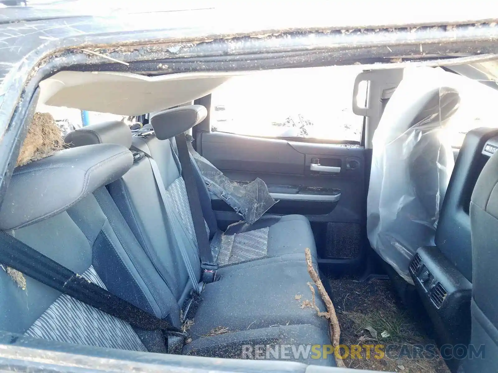 6 Photograph of a damaged car 5TFDY5F14LX914836 TOYOTA TUNDRA 2020