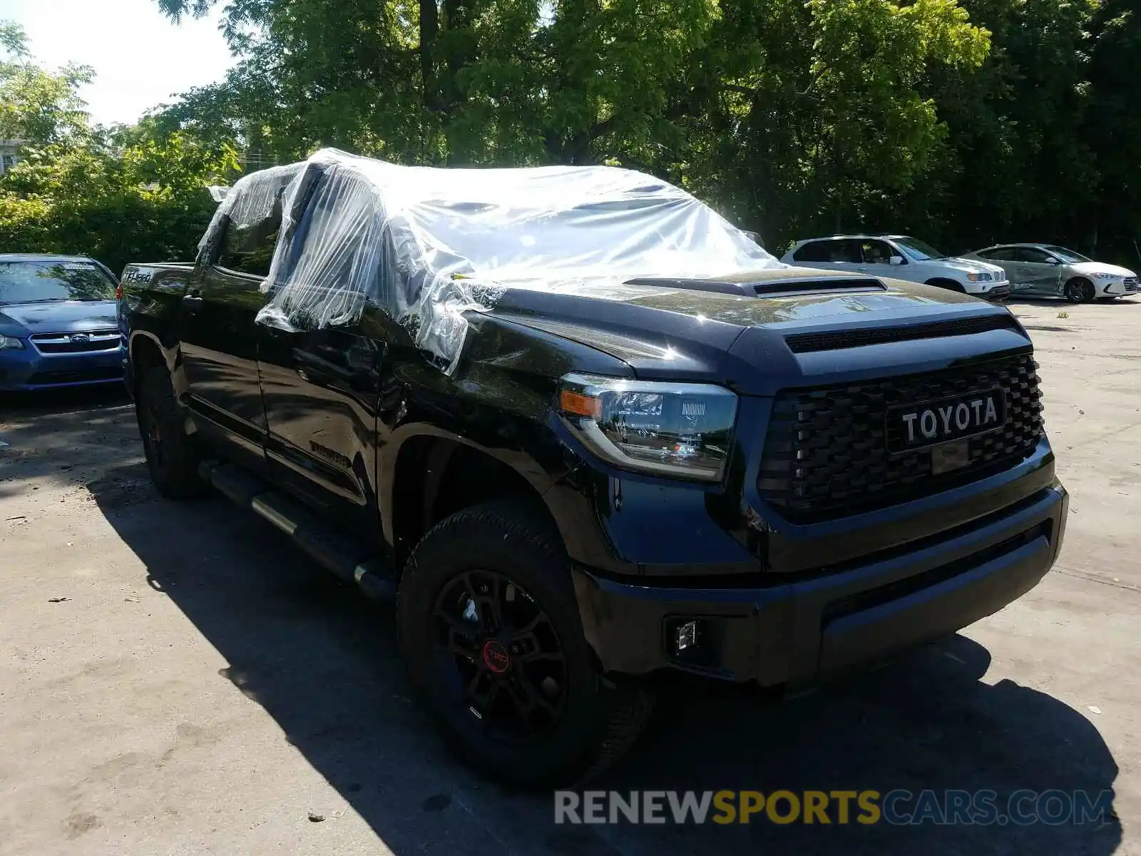 1 Photograph of a damaged car 5TFDY5F14LX916778 TOYOTA TUNDRA 2020