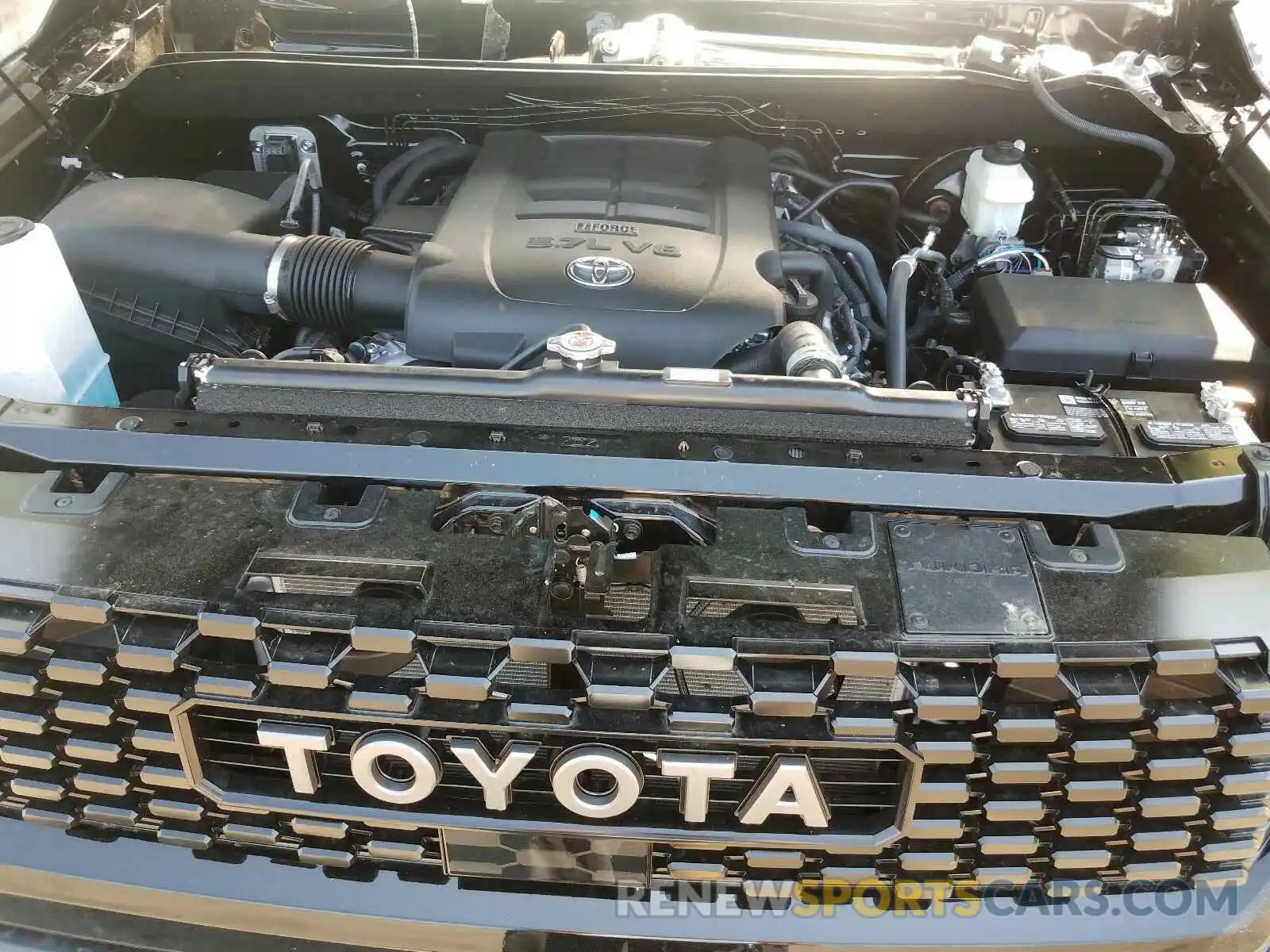 7 Photograph of a damaged car 5TFDY5F14LX916778 TOYOTA TUNDRA 2020