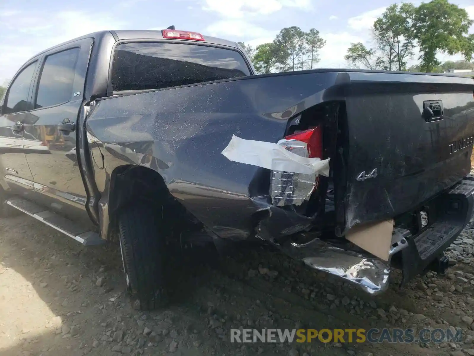 9 Photograph of a damaged car 5TFDY5F14LX941776 TOYOTA TUNDRA 2020