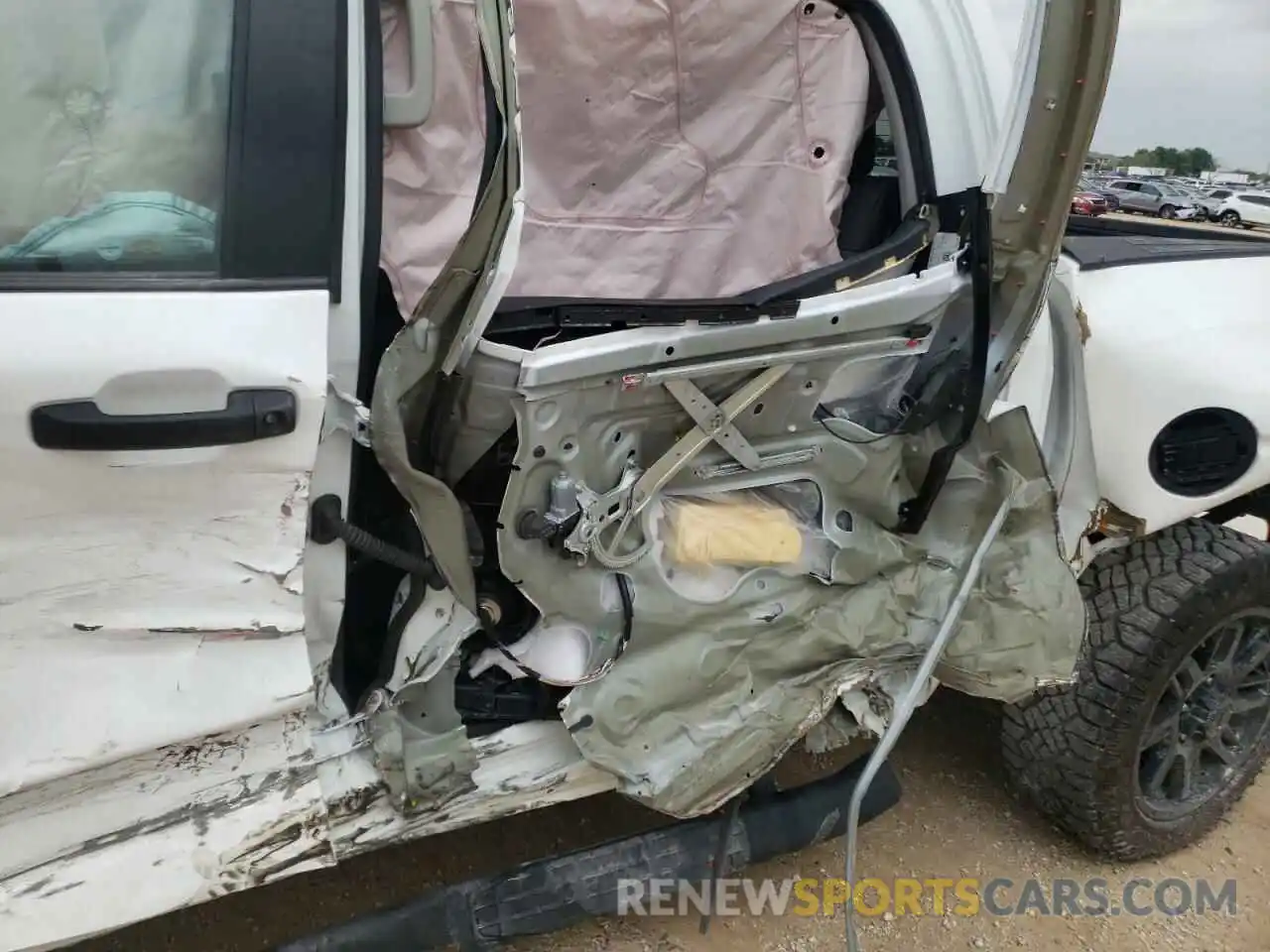 9 Photograph of a damaged car 5TFDY5F14LX953216 TOYOTA TUNDRA 2020