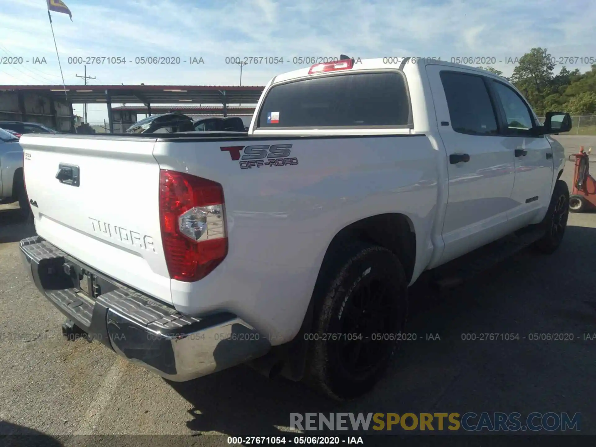 4 Photograph of a damaged car 5TFDY5F15LX874783 TOYOTA TUNDRA 2020