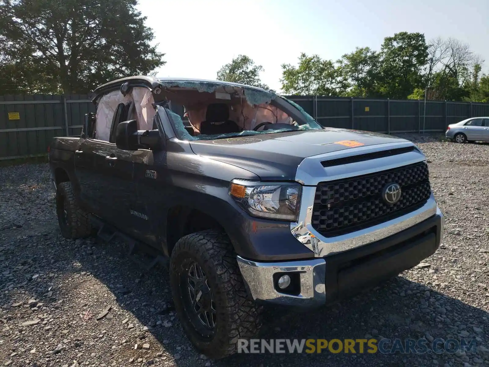 1 Photograph of a damaged car 5TFDY5F15LX925747 TOYOTA TUNDRA 2020