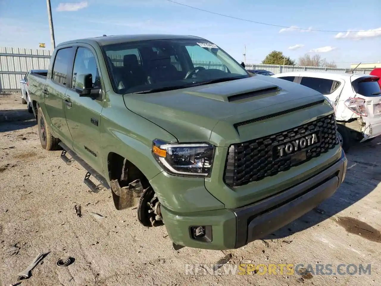 1 Photograph of a damaged car 5TFDY5F15LX927577 TOYOTA TUNDRA 2020