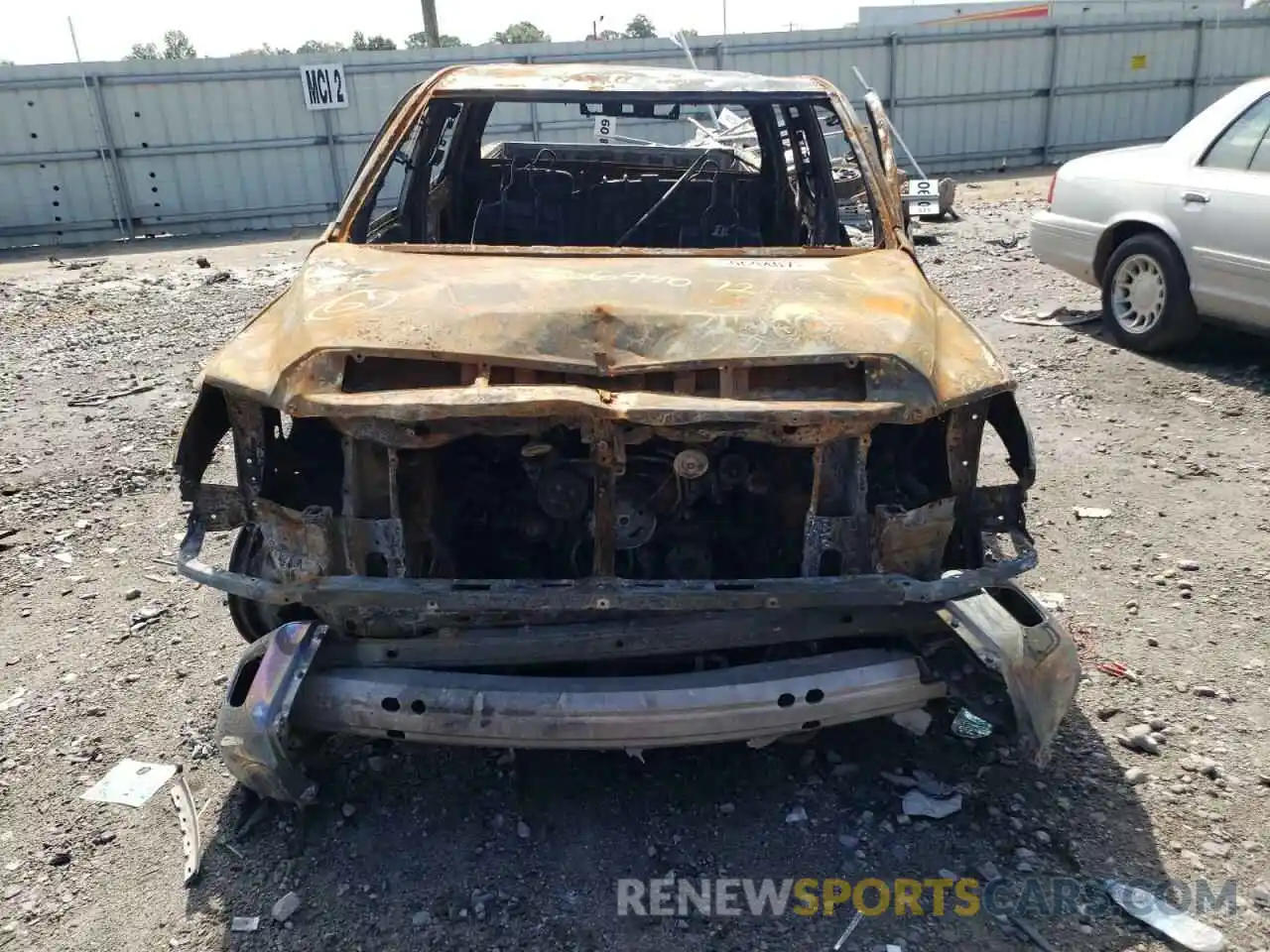 10 Photograph of a damaged car 5TFDY5F15LX931225 TOYOTA TUNDRA 2020