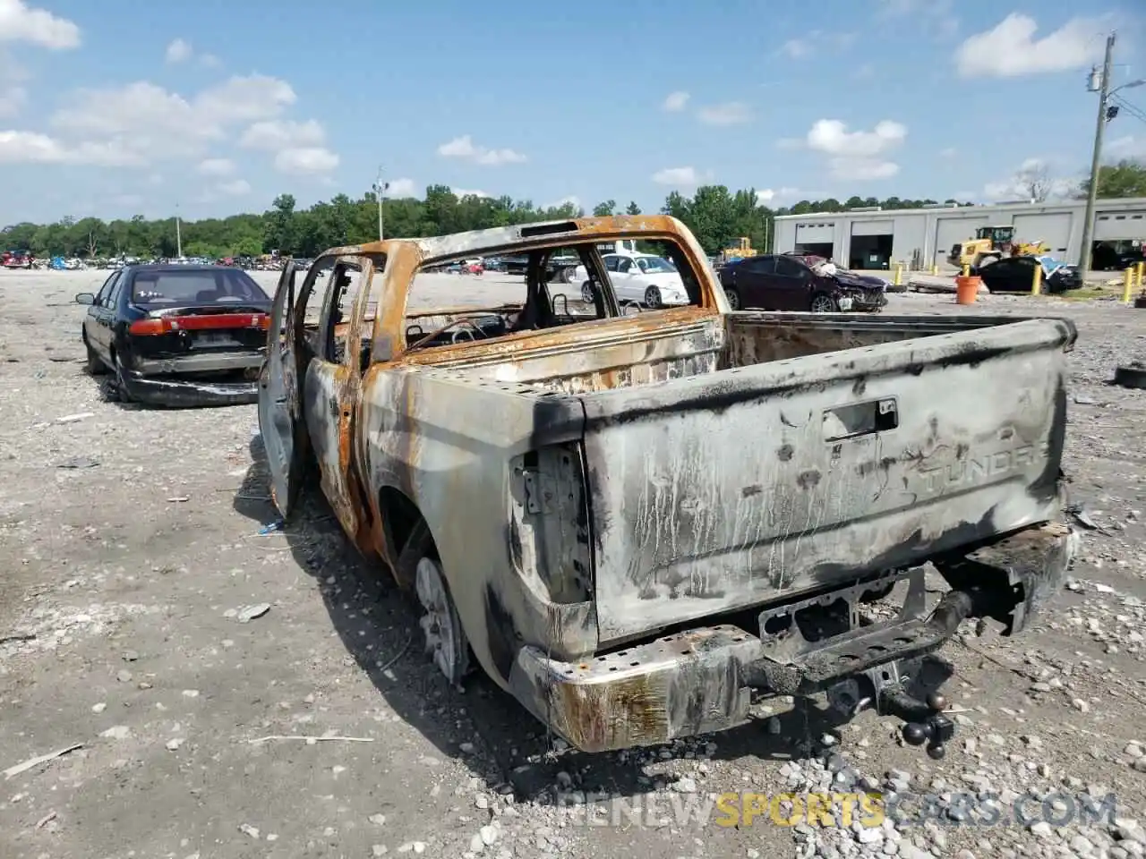 3 Photograph of a damaged car 5TFDY5F15LX931225 TOYOTA TUNDRA 2020