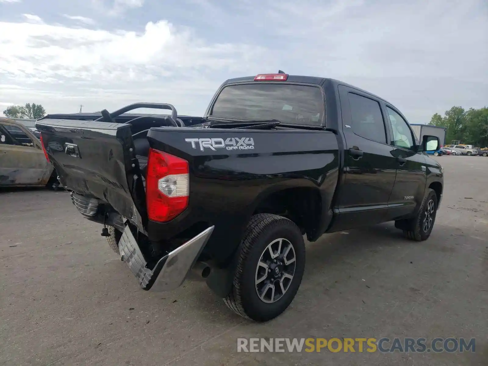 4 Photograph of a damaged car 5TFDY5F15LX954889 TOYOTA TUNDRA 2020