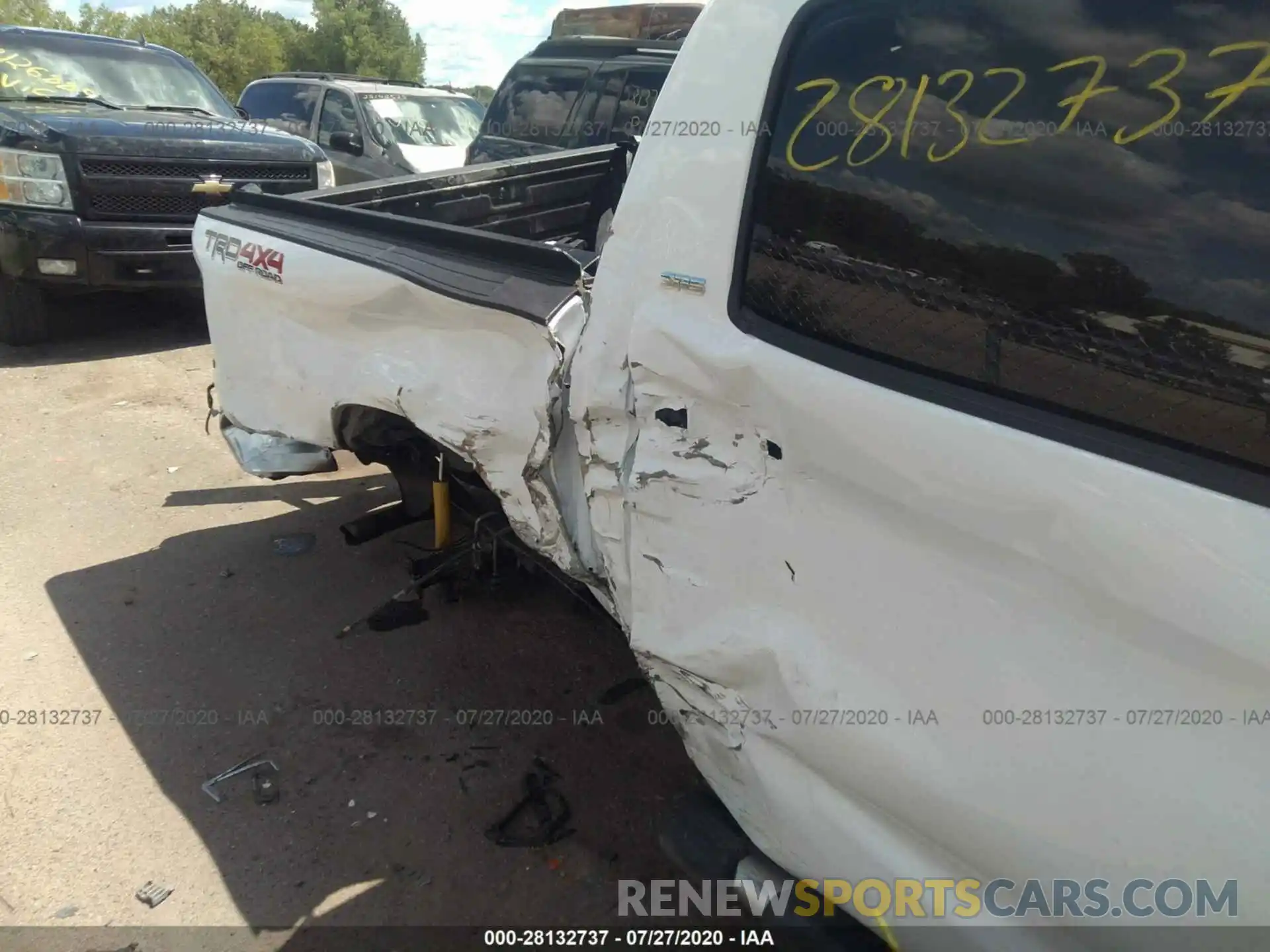 6 Photograph of a damaged car 5TFDY5F16LX907144 TOYOTA TUNDRA 2020