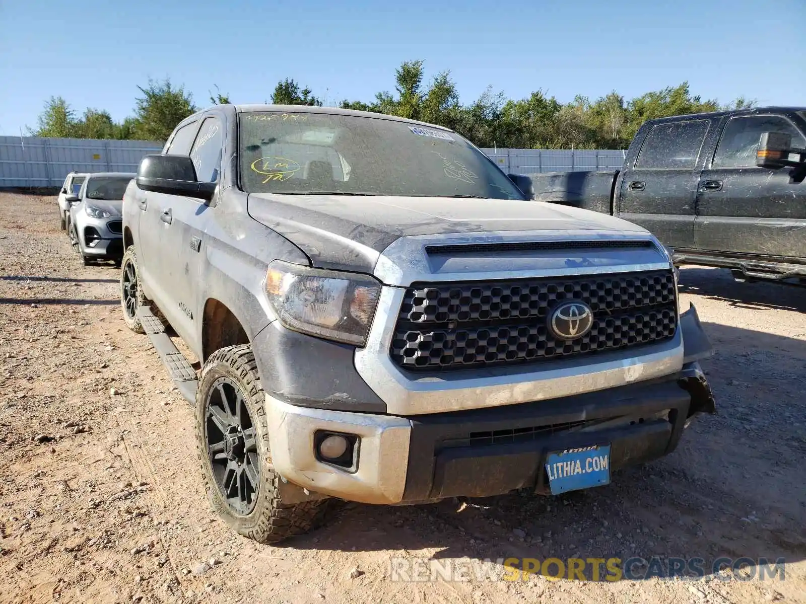 1 Photograph of a damaged car 5TFDY5F16LX925949 TOYOTA TUNDRA 2020