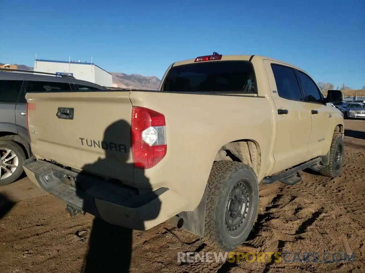 4 Photograph of a damaged car 5TFDY5F16LX929497 TOYOTA TUNDRA 2020