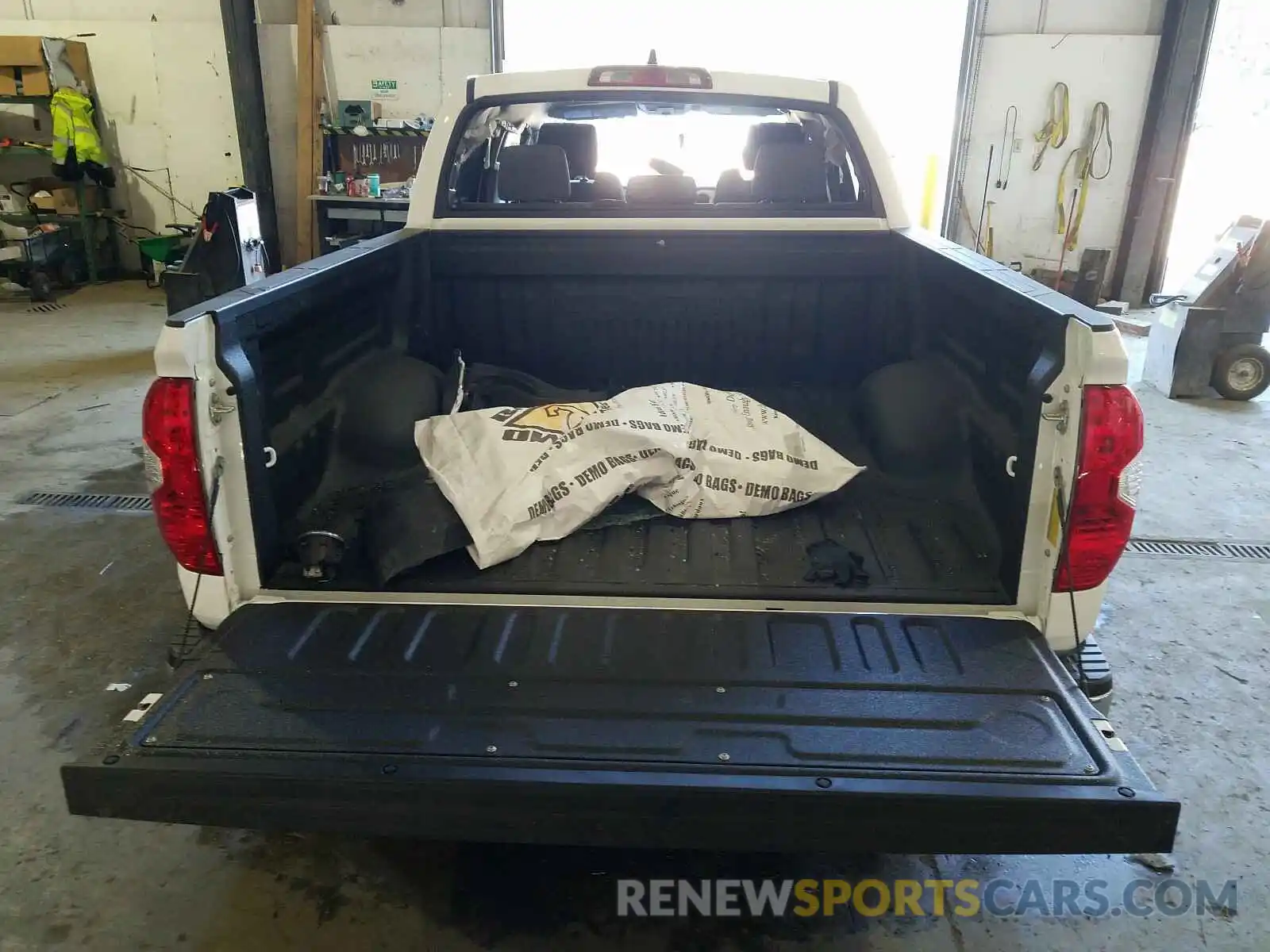 9 Photograph of a damaged car 5TFDY5F16LX940922 TOYOTA TUNDRA 2020