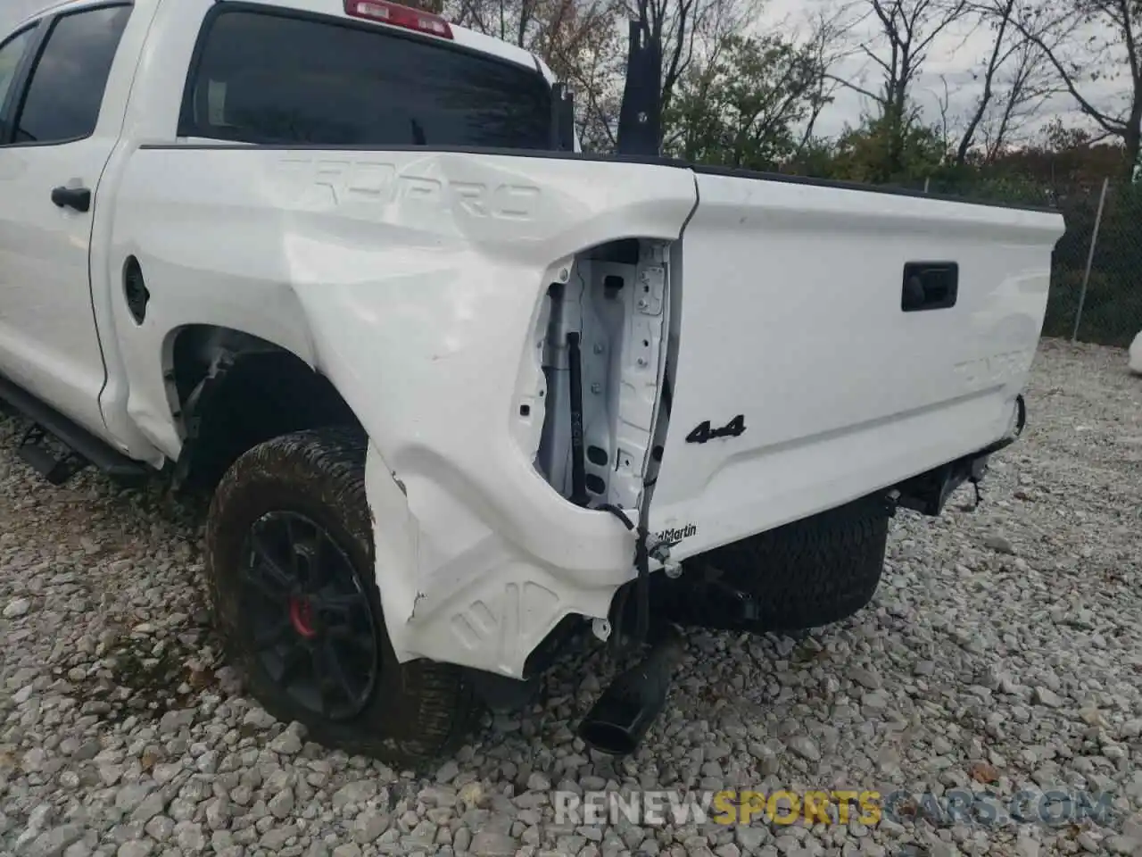 9 Photograph of a damaged car 5TFDY5F16LX953704 TOYOTA TUNDRA 2020