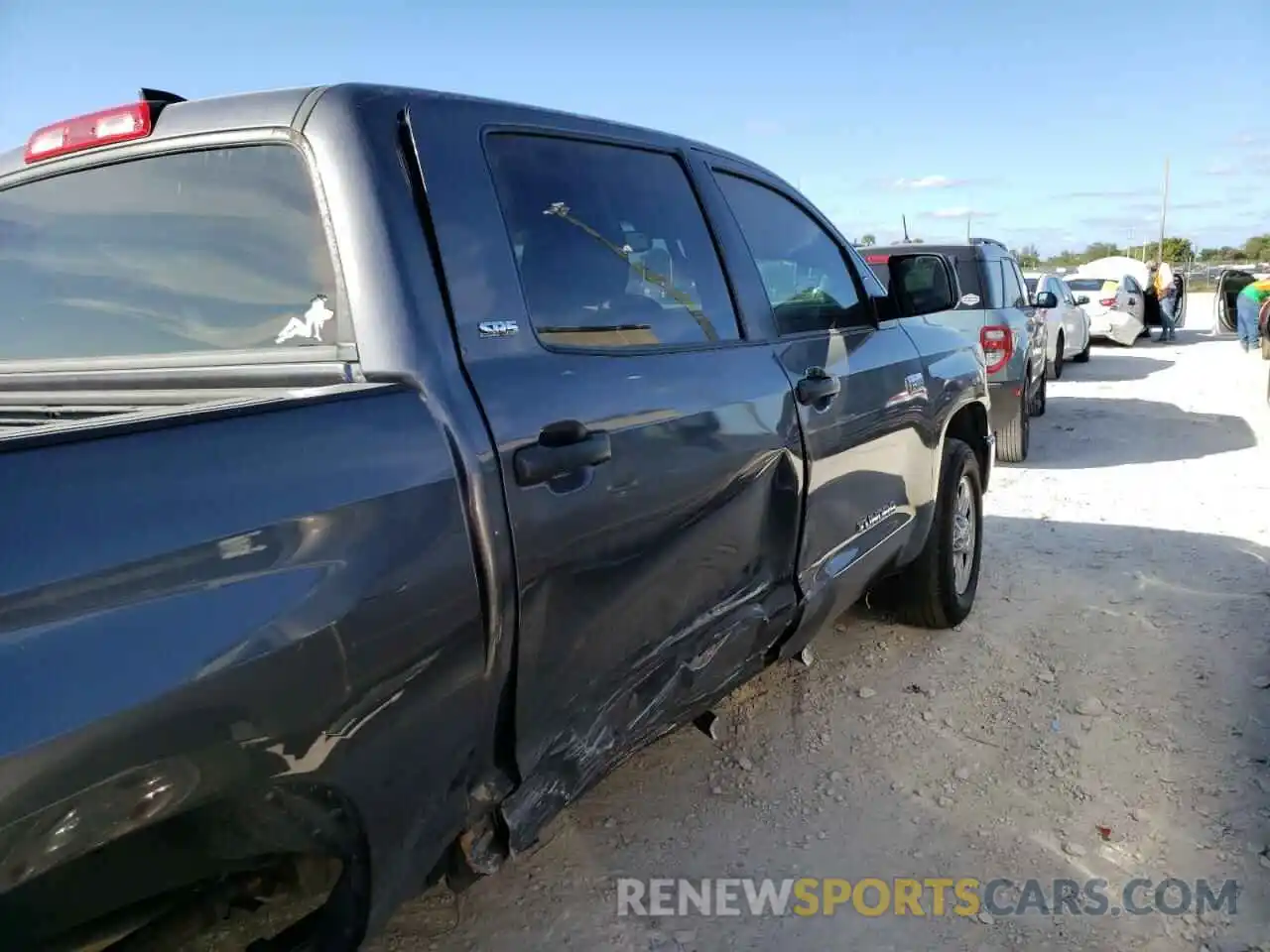 9 Photograph of a damaged car 5TFDY5F17LX886515 TOYOTA TUNDRA 2020