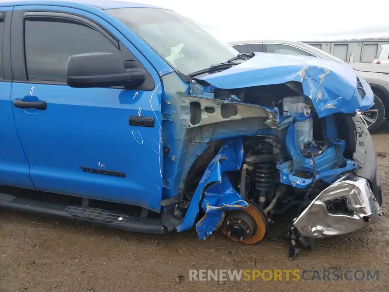 9 Photograph of a damaged car 5TFDY5F18LX883851 TOYOTA TUNDRA 2020