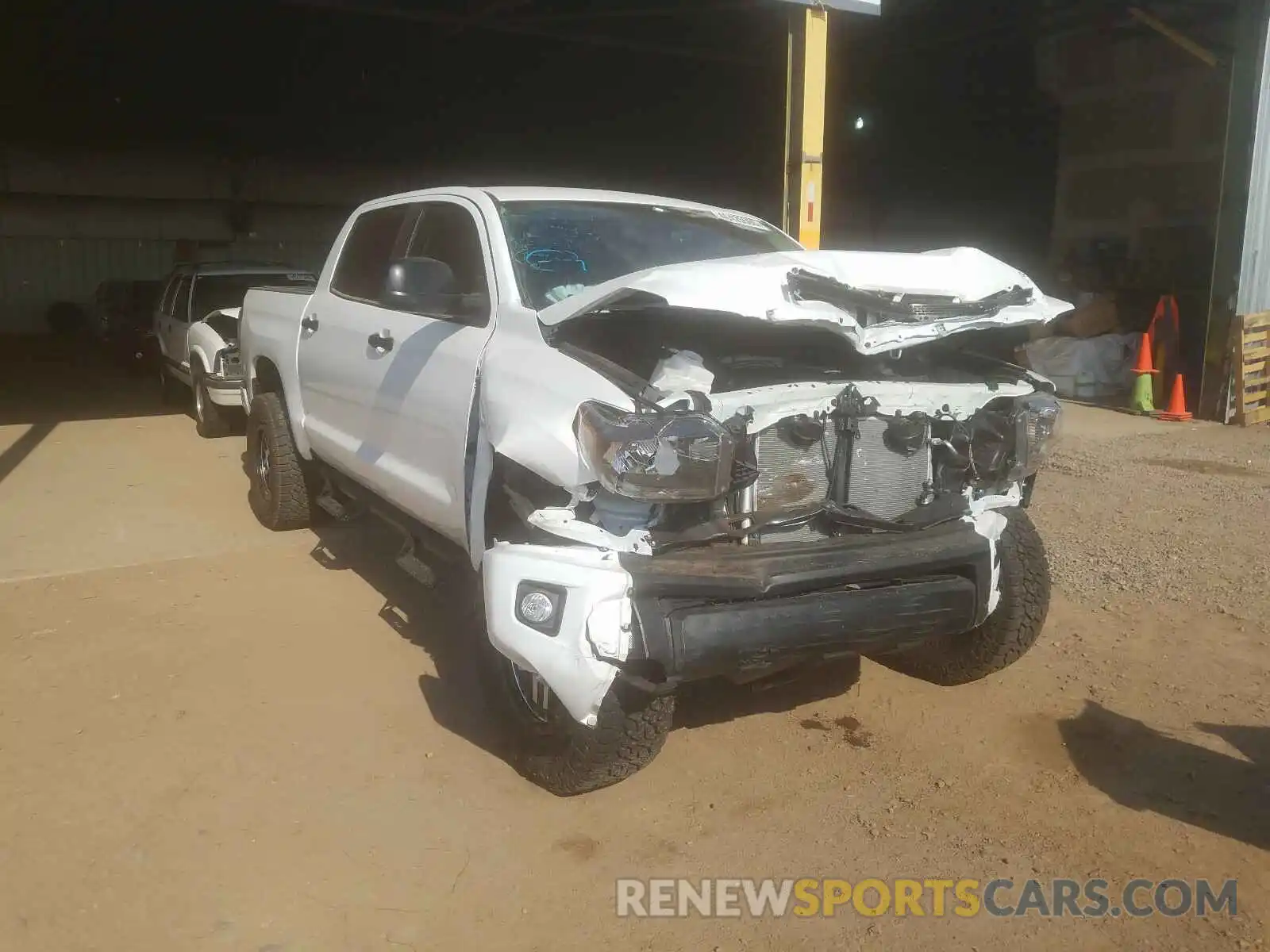 1 Photograph of a damaged car 5TFDY5F18LX918176 TOYOTA TUNDRA 2020