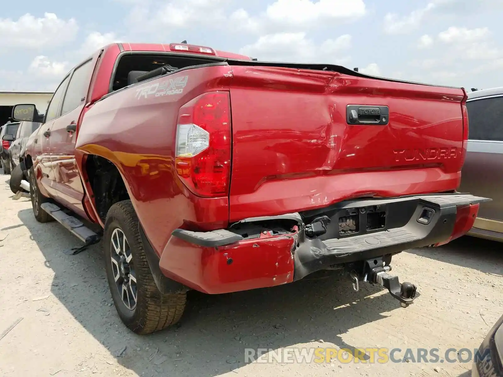 9 Photograph of a damaged car 5TFDY5F18LX918839 TOYOTA TUNDRA 2020