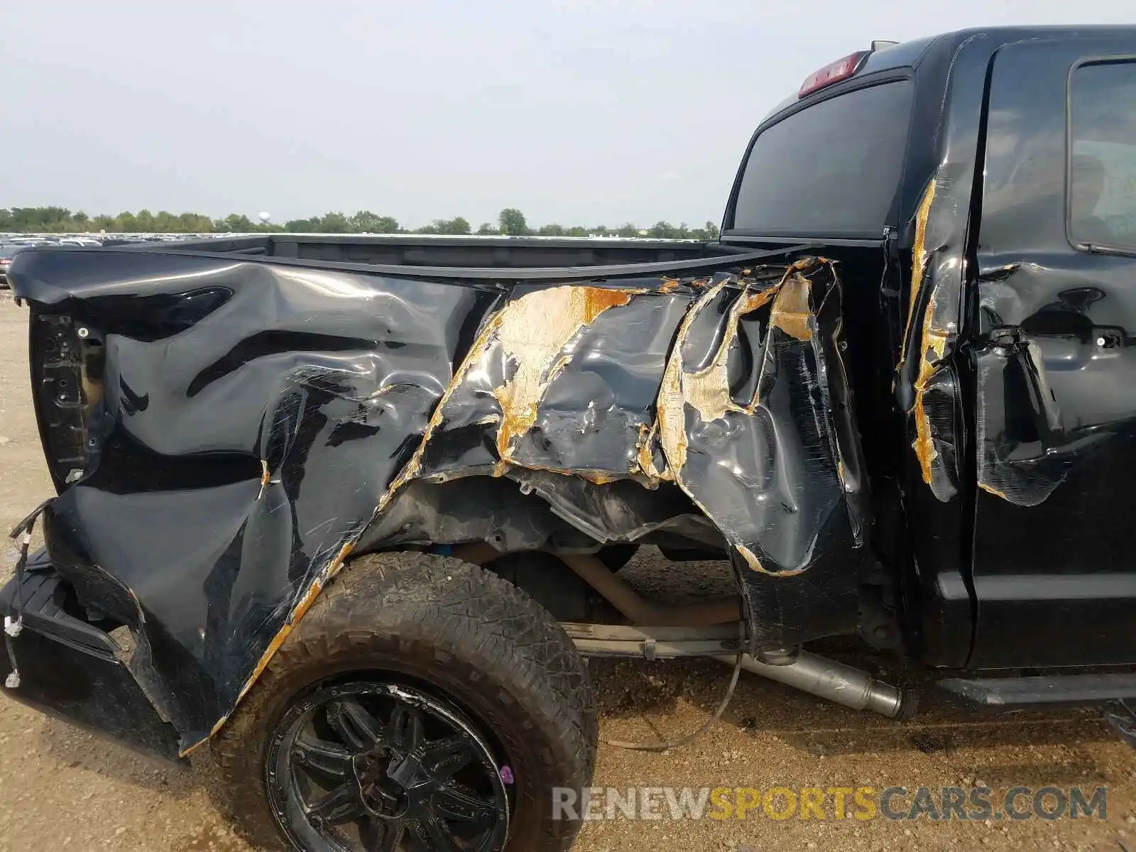 9 Photograph of a damaged car 5TFDY5F18LX945684 TOYOTA TUNDRA 2020