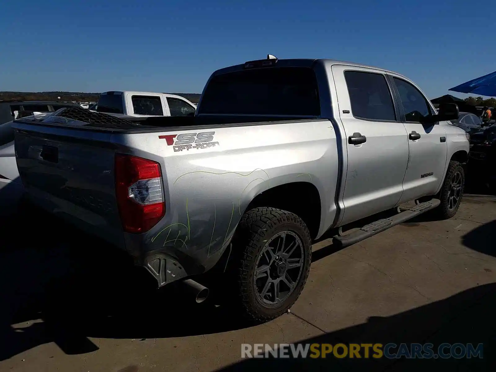 4 Photograph of a damaged car 5TFDY5F19LX872132 TOYOTA TUNDRA 2020