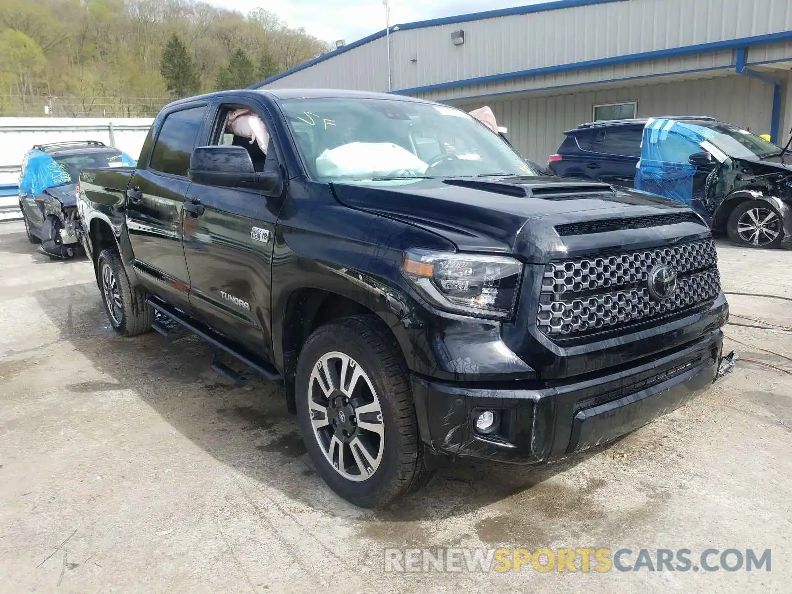 1 Photograph of a damaged car 5TFDY5F19LX877086 TOYOTA TUNDRA 2020