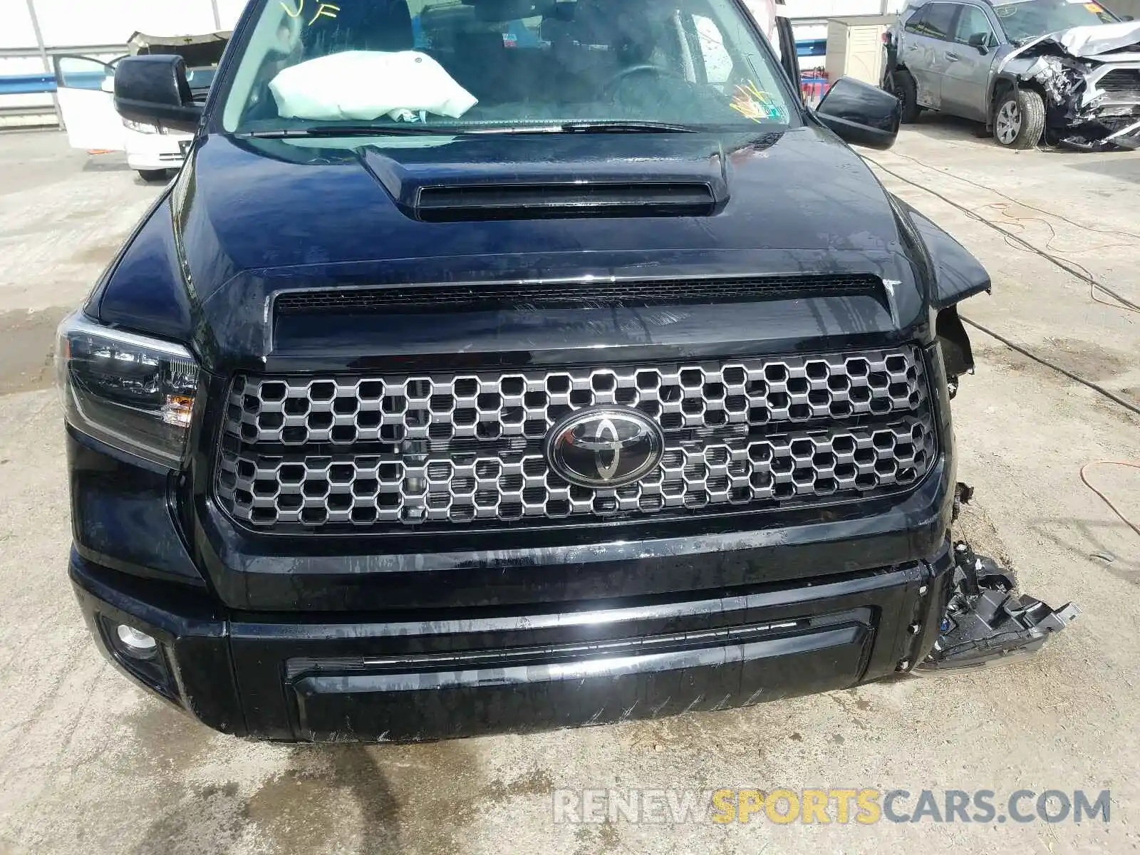 7 Photograph of a damaged car 5TFDY5F19LX877086 TOYOTA TUNDRA 2020