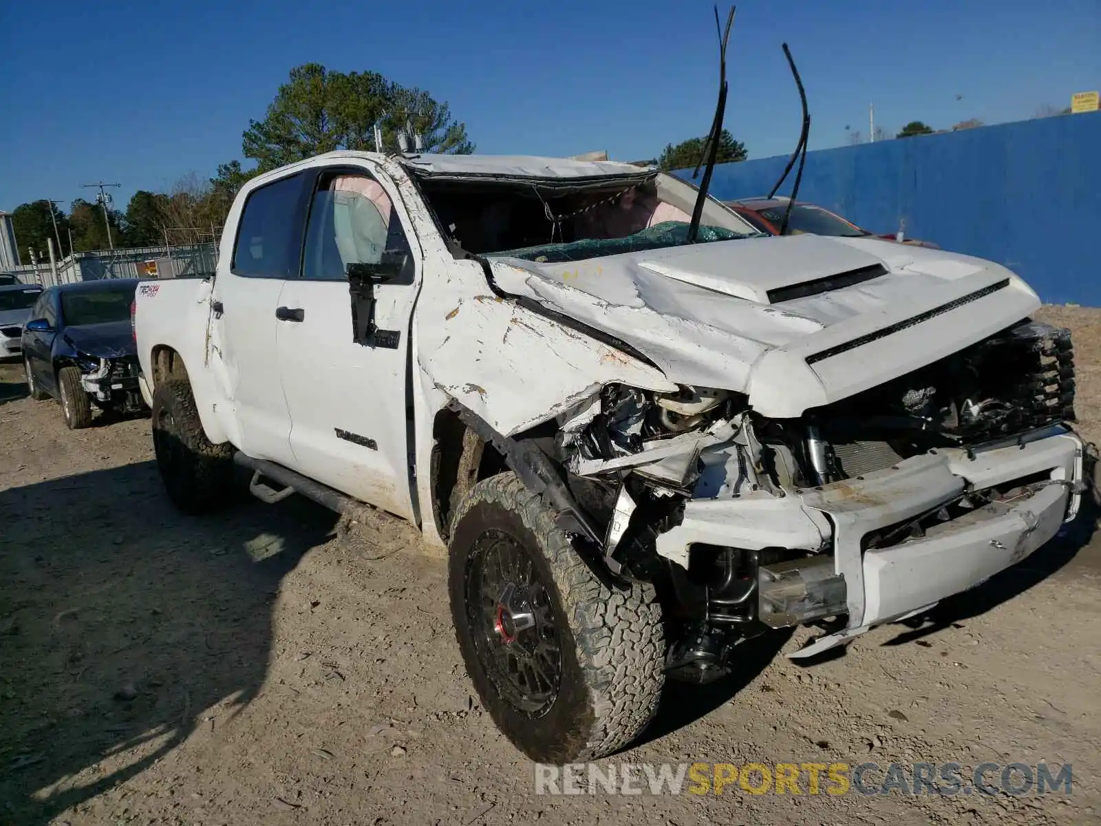 1 Photograph of a damaged car 5TFDY5F19LX891697 TOYOTA TUNDRA 2020