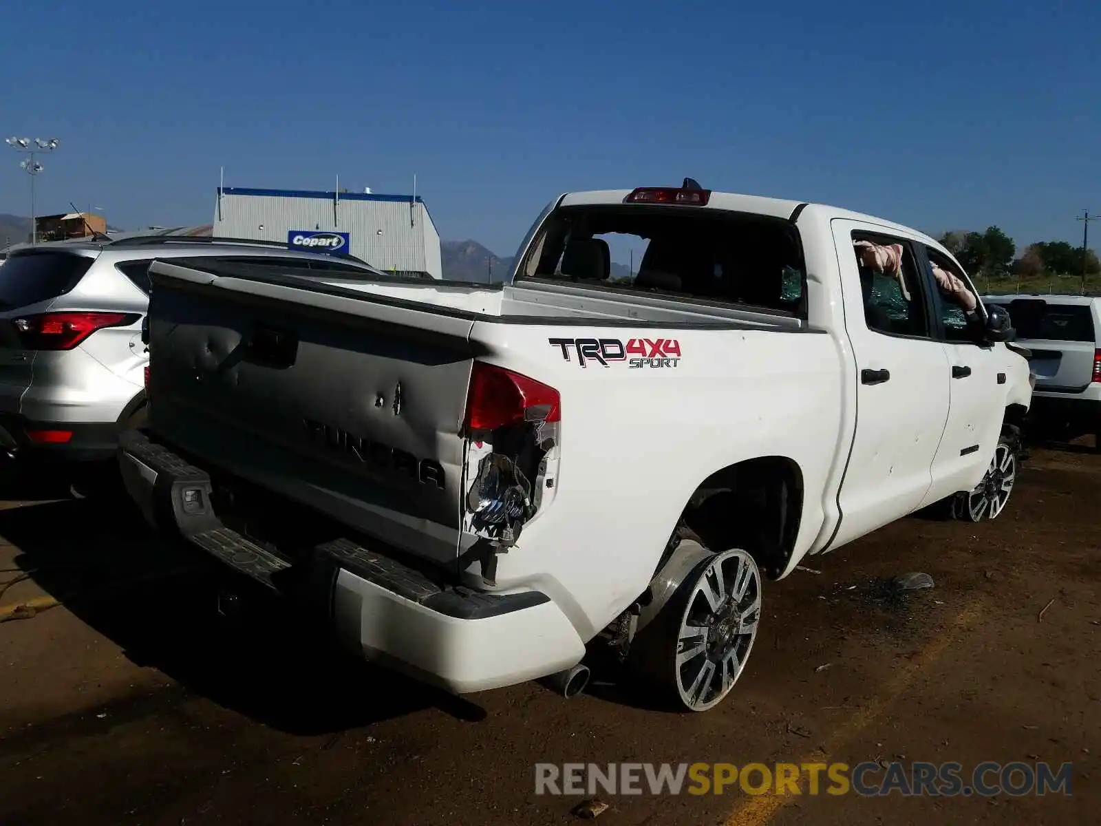 4 Photograph of a damaged car 5TFDY5F19LX892509 TOYOTA TUNDRA 2020