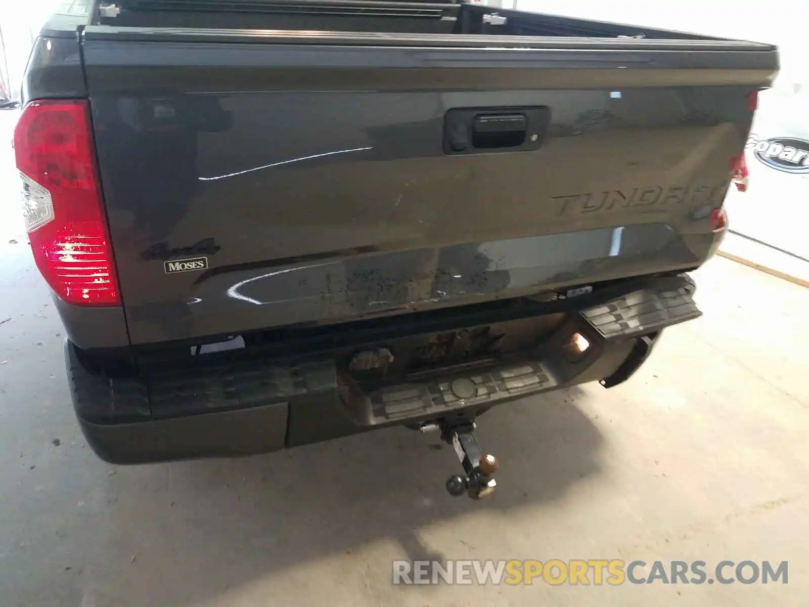 9 Photograph of a damaged car 5TFDY5F19LX899427 TOYOTA TUNDRA 2020