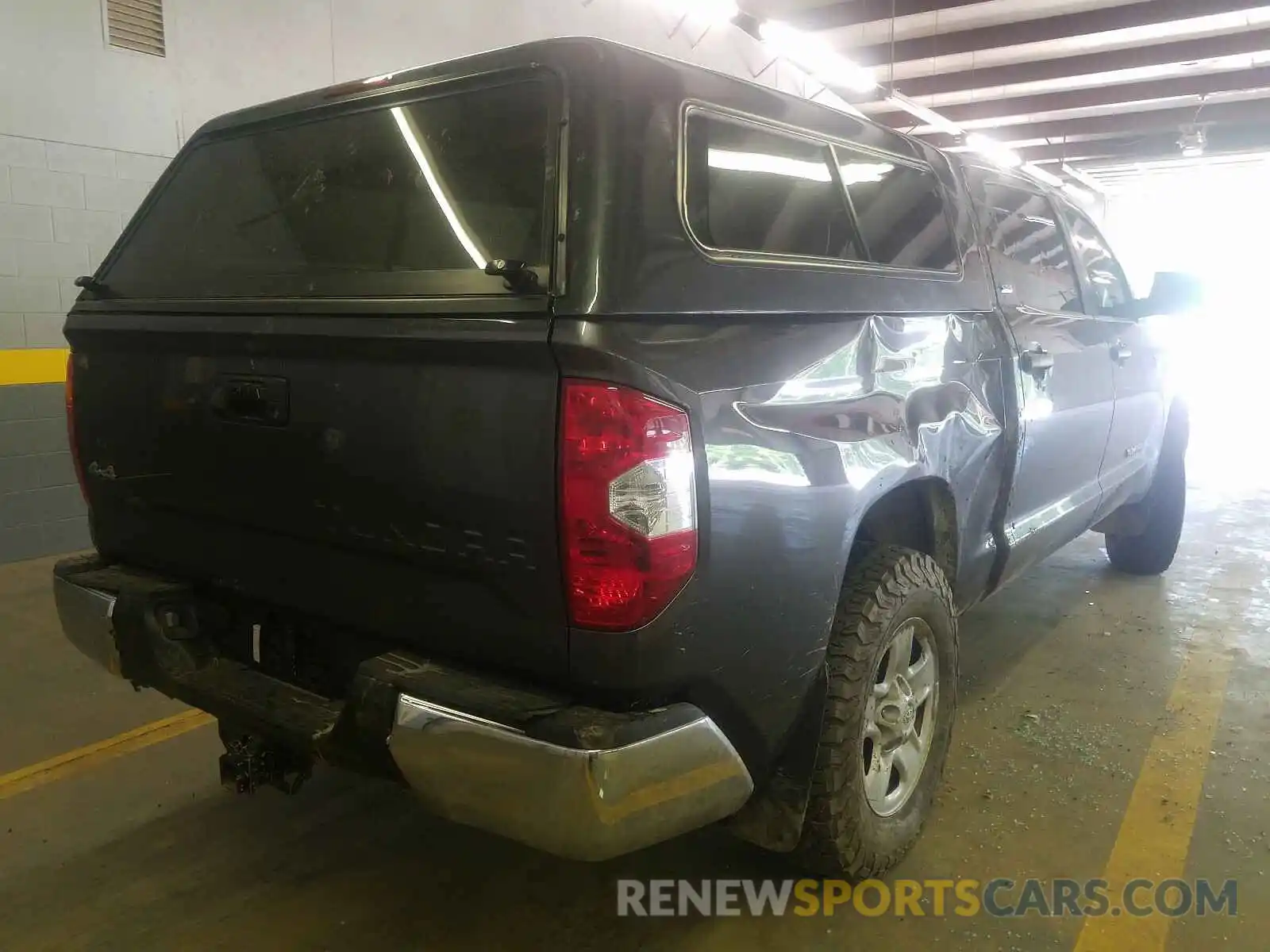 4 Photograph of a damaged car 5TFDY5F19LX913908 TOYOTA TUNDRA 2020