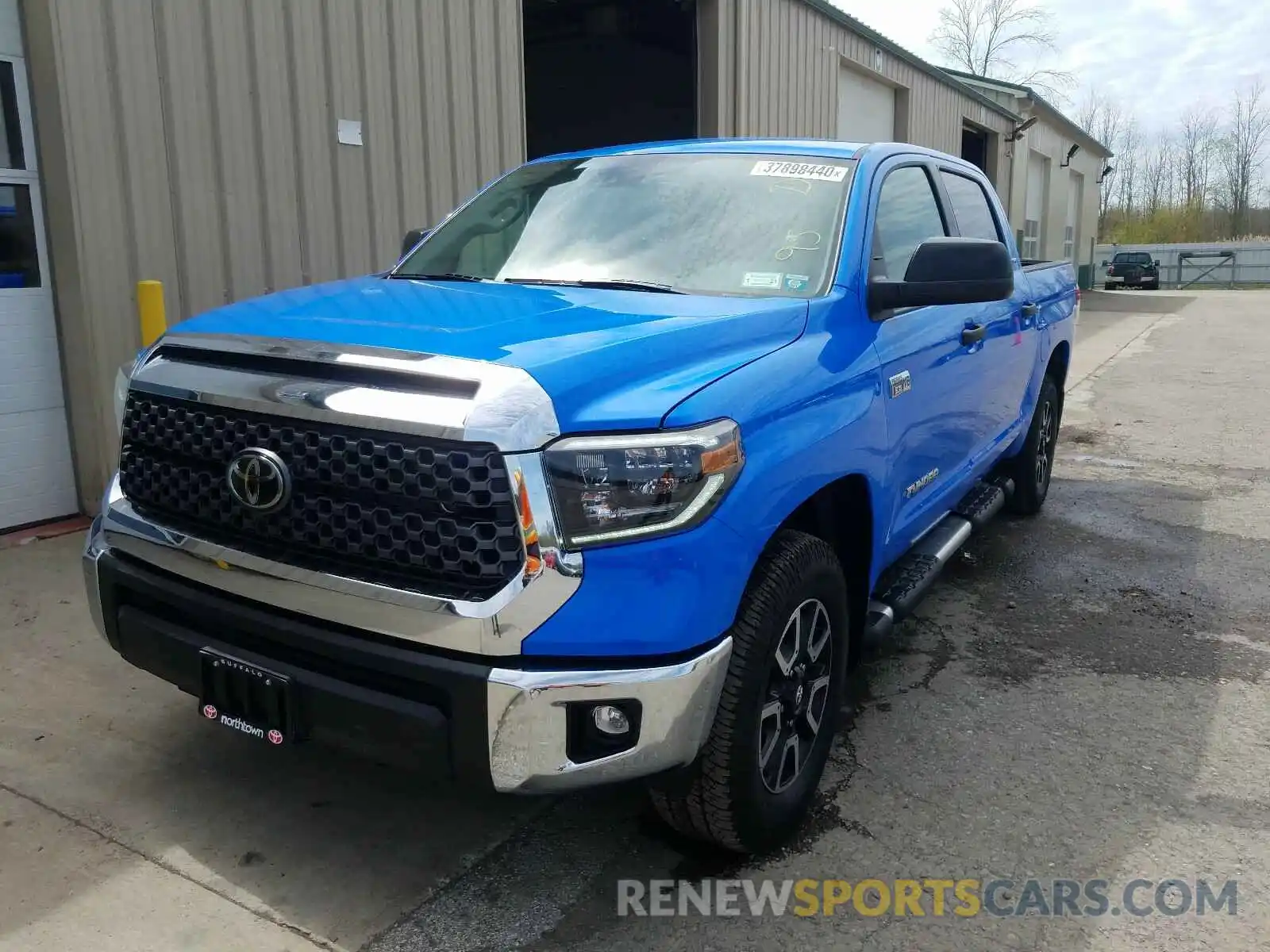 2 Photograph of a damaged car 5TFDY5F19LX917506 TOYOTA TUNDRA 2020