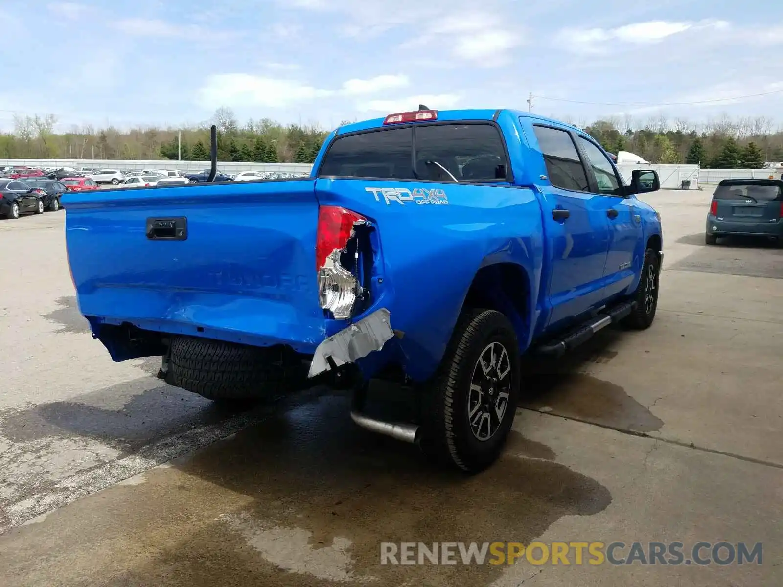 4 Photograph of a damaged car 5TFDY5F19LX917506 TOYOTA TUNDRA 2020