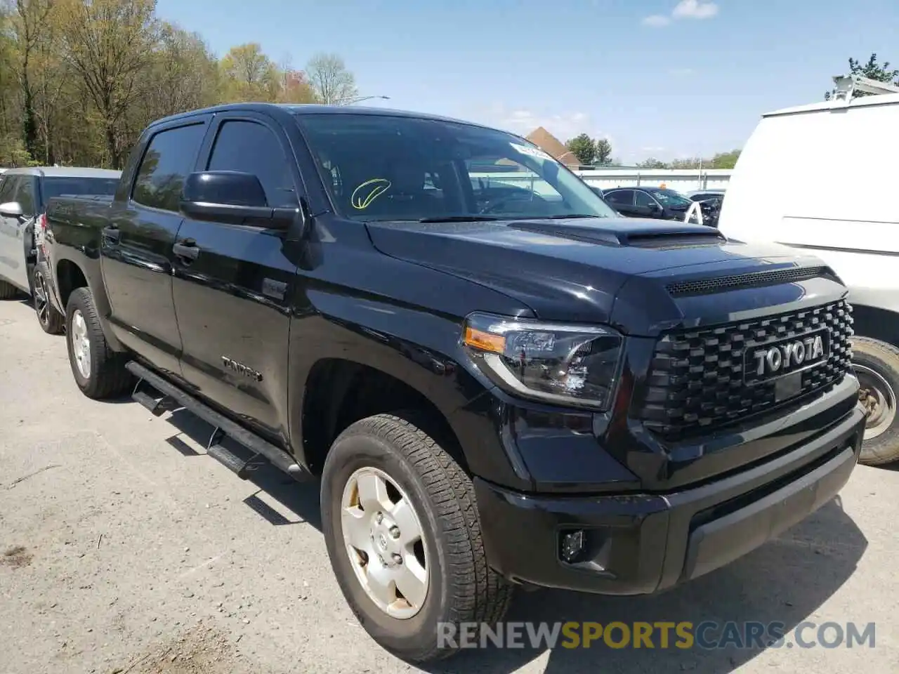 1 Photograph of a damaged car 5TFDY5F19LX929347 TOYOTA TUNDRA 2020