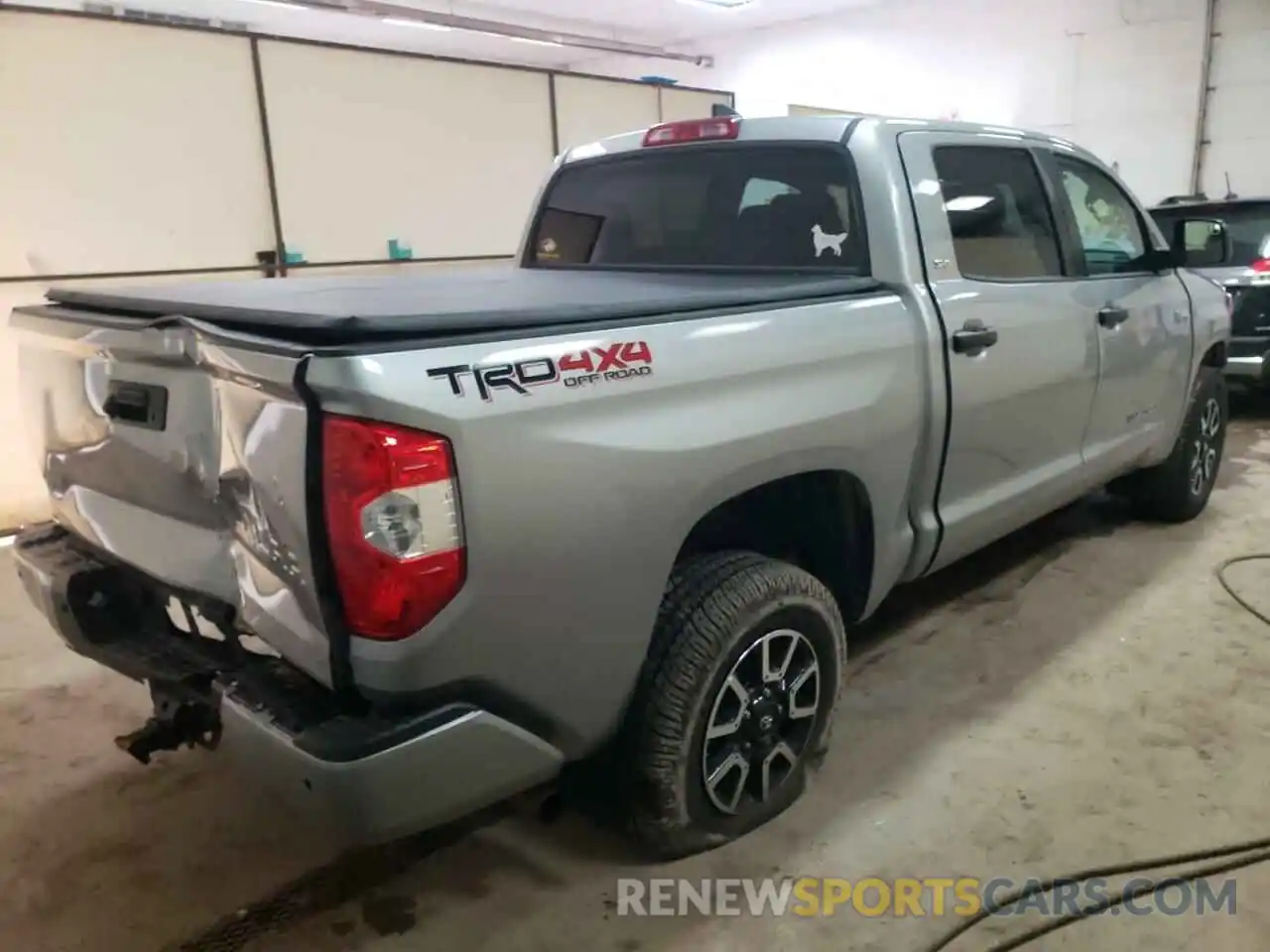 4 Photograph of a damaged car 5TFDY5F19LX939117 TOYOTA TUNDRA 2020